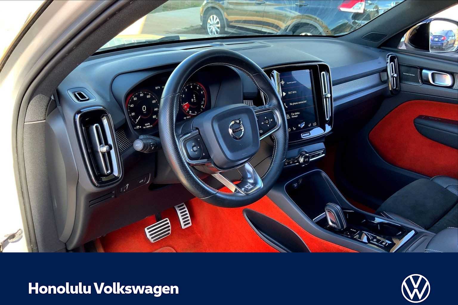 Thumbnail: 2019 Volvo XC40 - 2