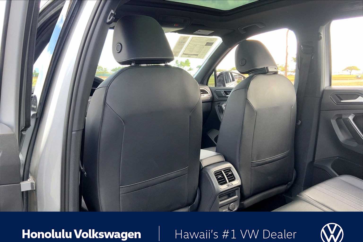 Thumbnail: 2022 Volkswagen Tiguan - 11