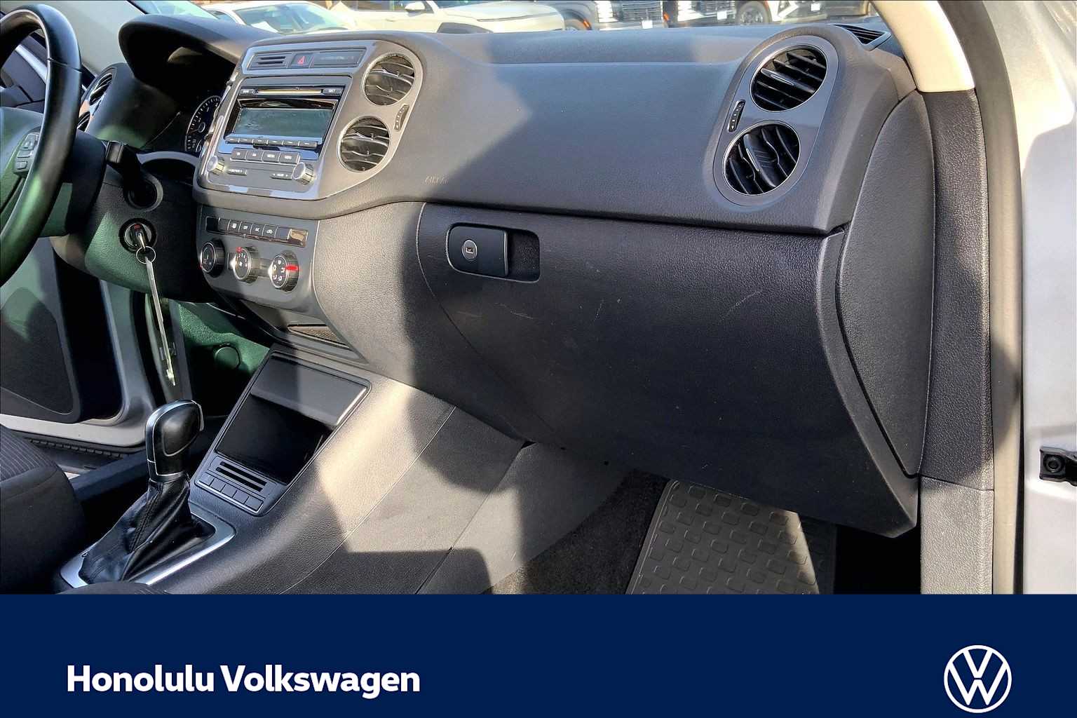 Thumbnail: 2013 Volkswagen Tiguan - 22