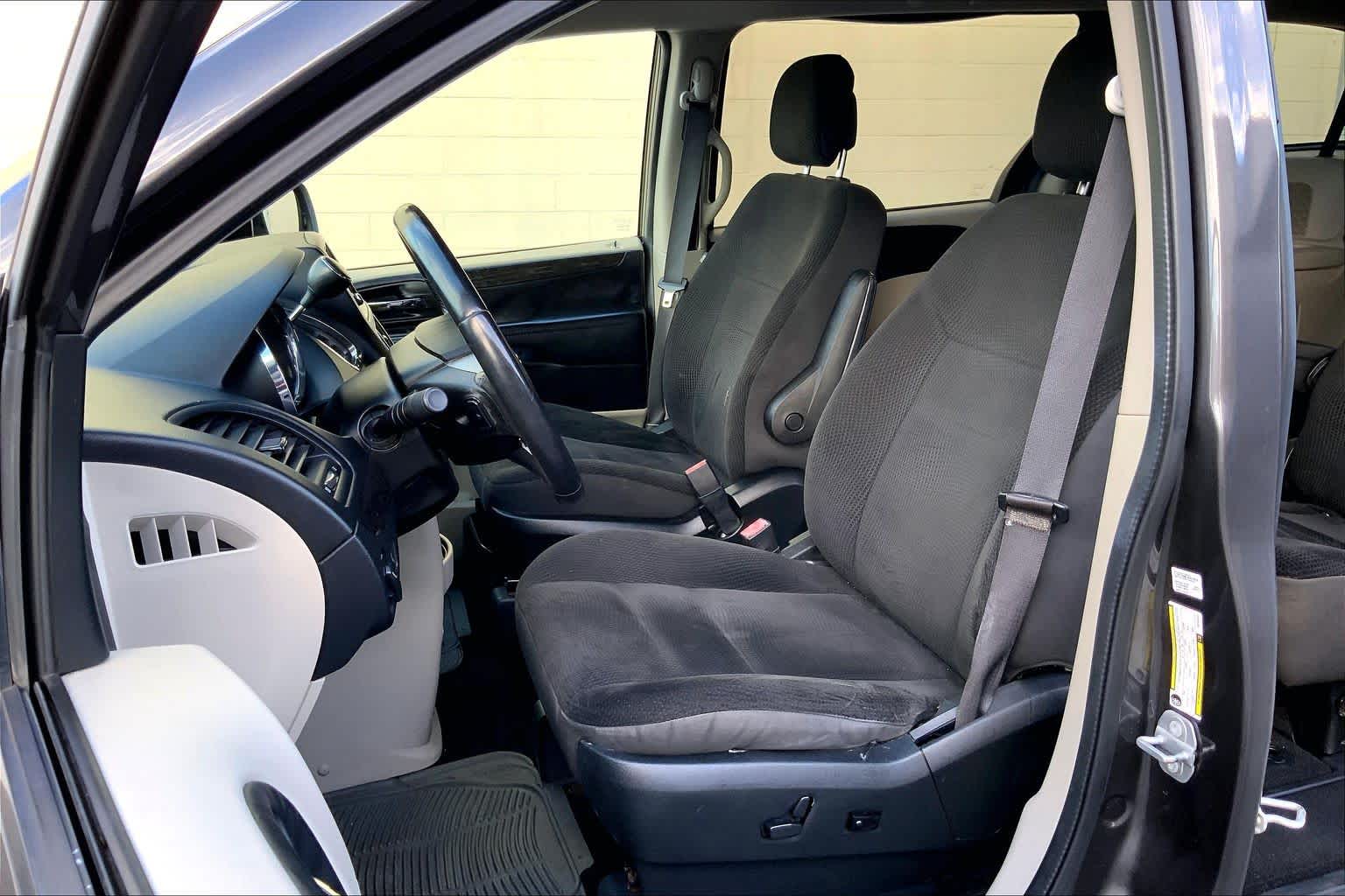 Thumbnail: 2019 Dodge Grand Caravan - 11