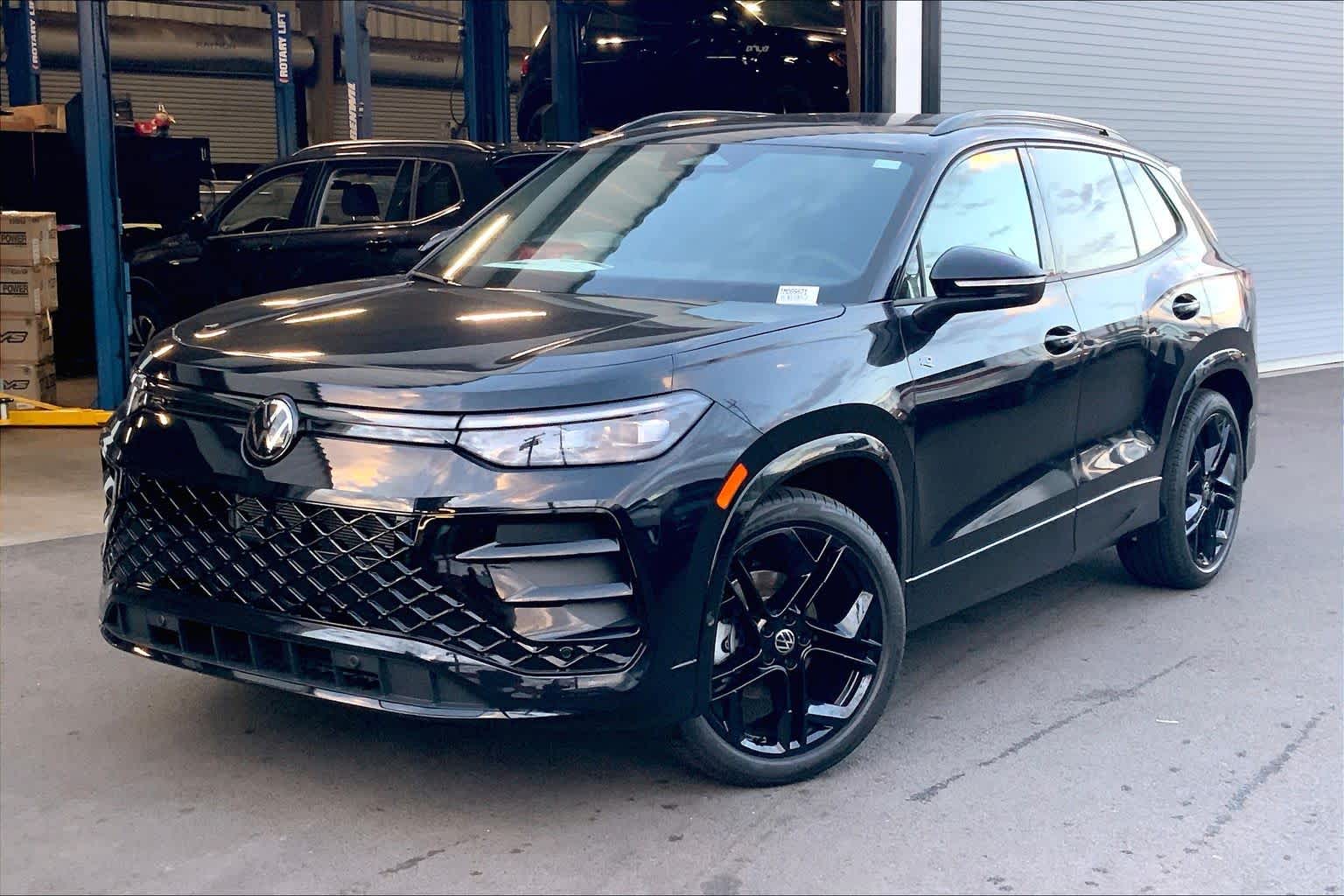 Thumbnail: 2026 Volkswagen Tiguan - 1