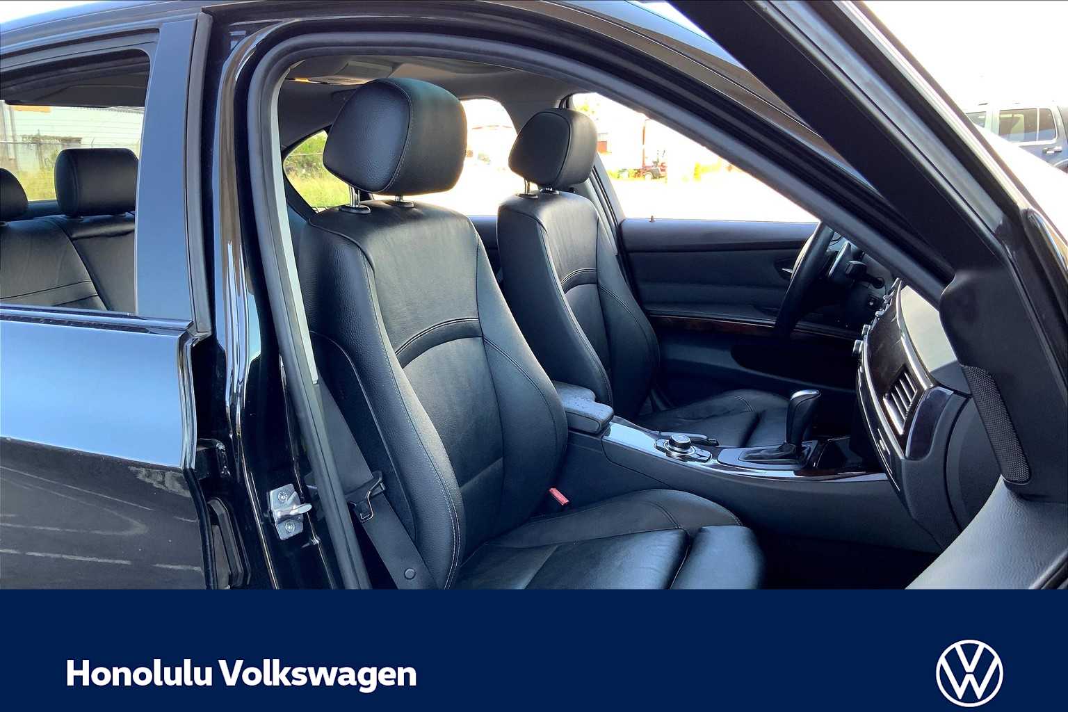 Thumbnail: 2011 BMW 3 Series - 12