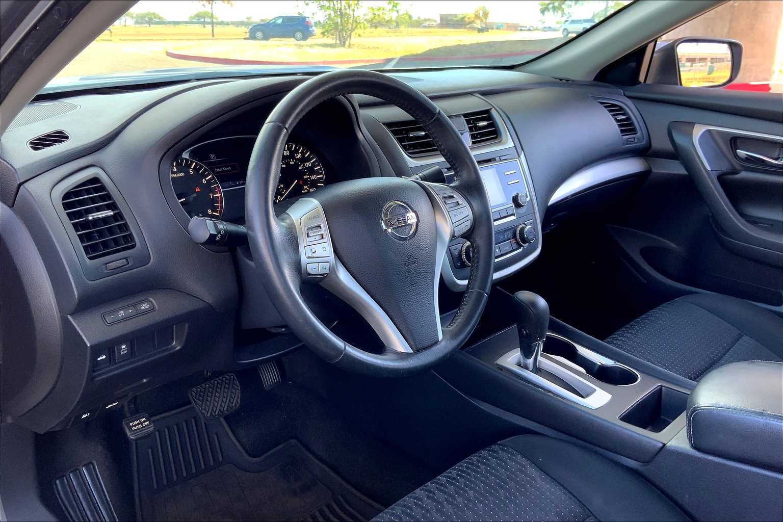 Thumbnail: 2016 Nissan Altima - 2