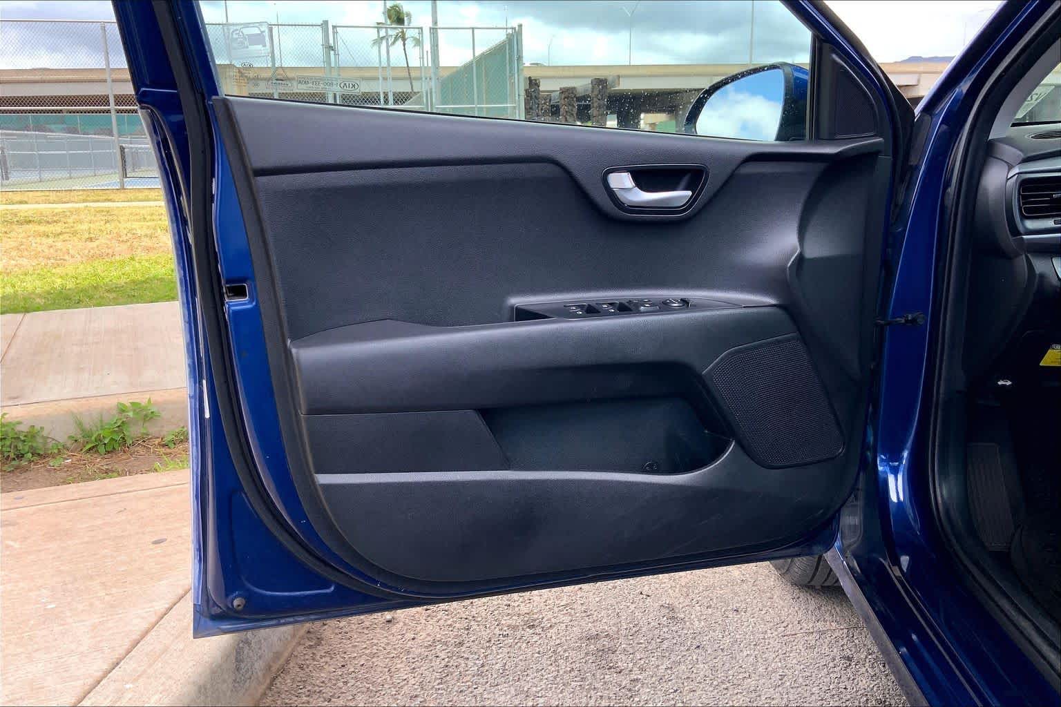 Thumbnail: 2020 Kia Rio - 27