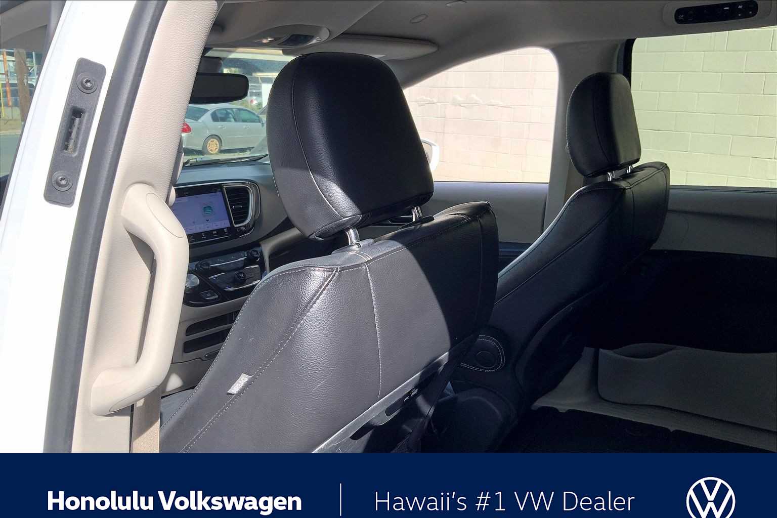 Thumbnail: 2022 Chrysler Pacifica - 11