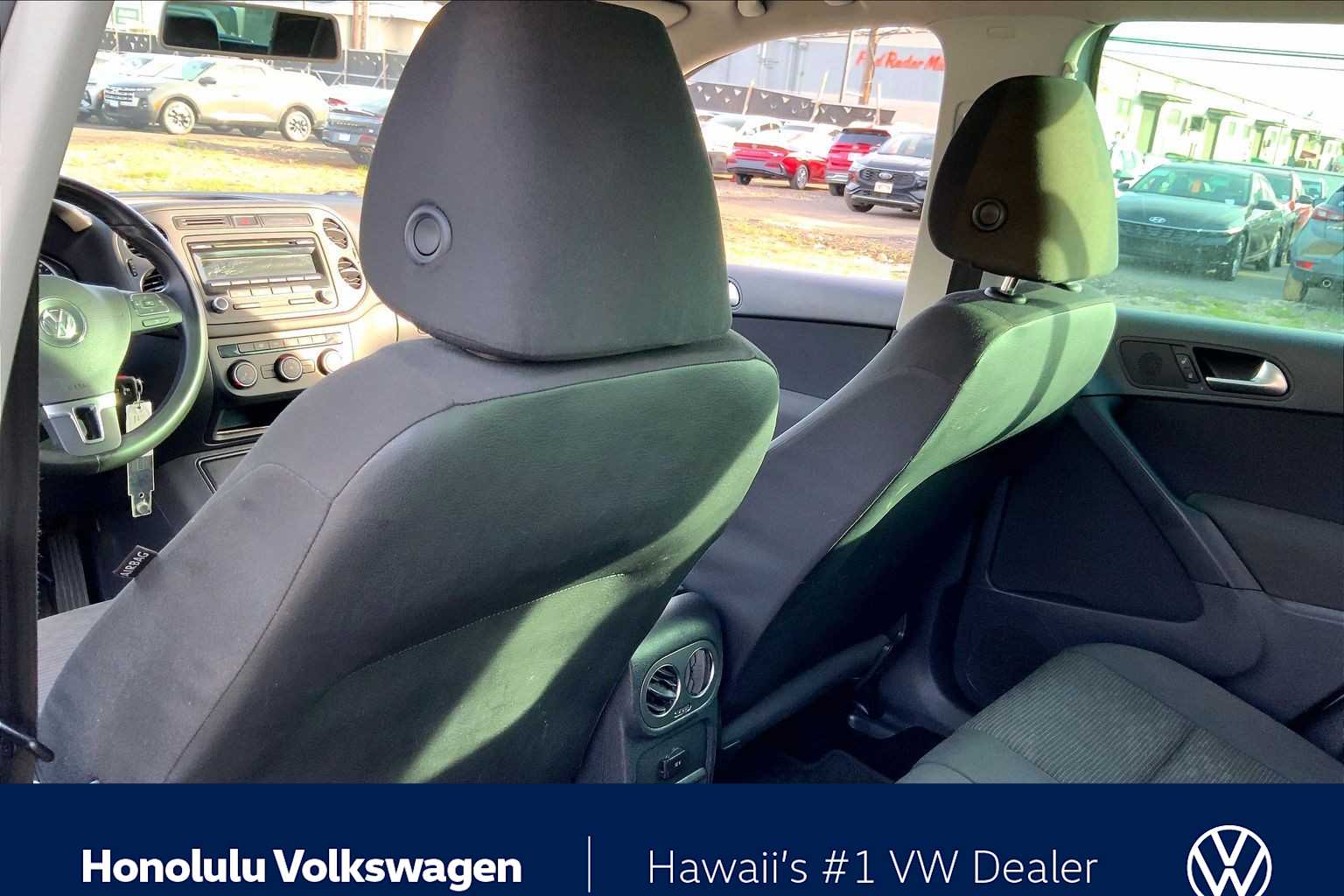 Thumbnail: 2013 Volkswagen Tiguan - 11