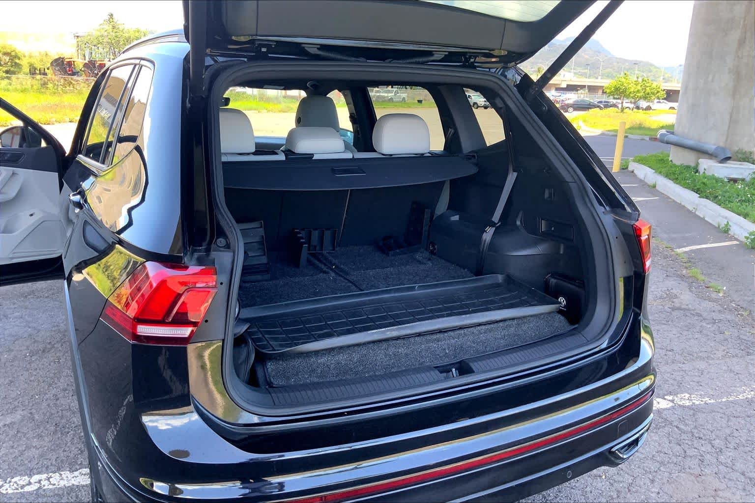 Thumbnail: 2022 Volkswagen Tiguan - 18