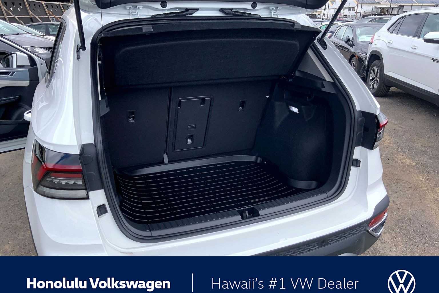 Thumbnail: 2026 Volkswagen Taos - 19