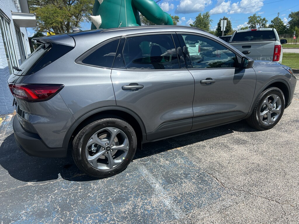 2025 Ford Escape ST-Line photo 3
