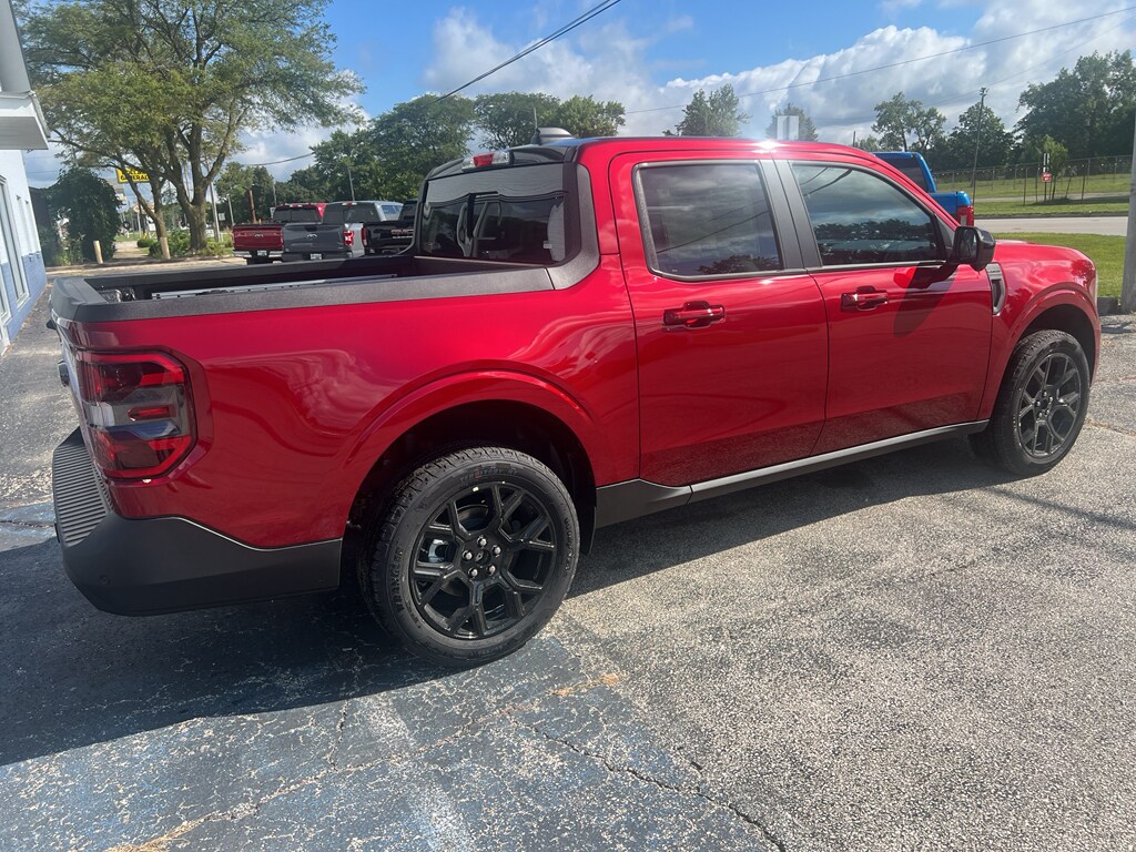 2025 Ford Maverick Lariat photo 2