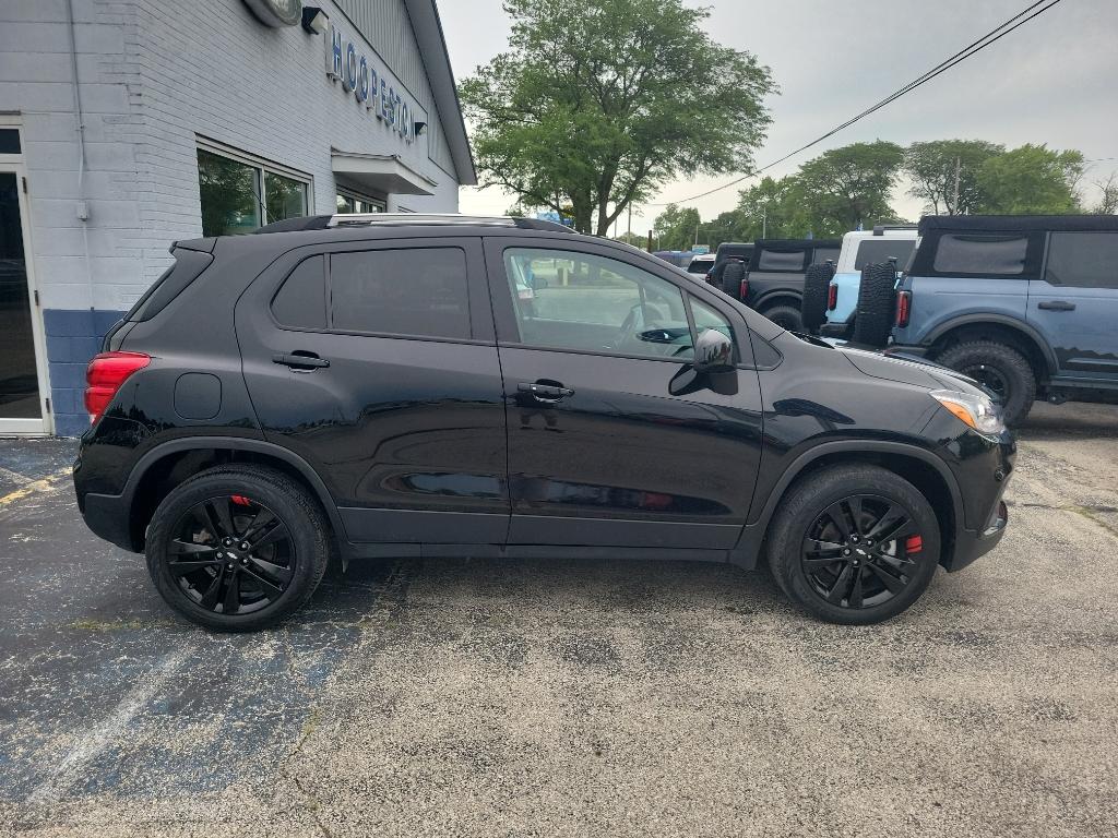 2021 Chevrolet Trax LT photo 2