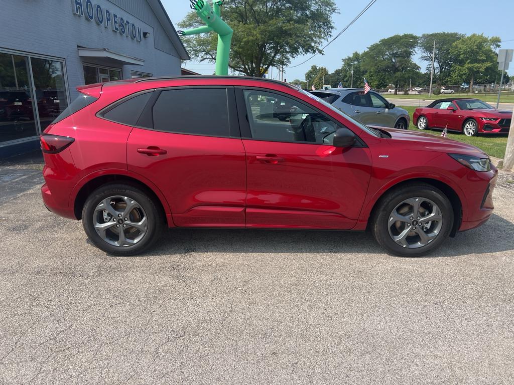 2024 Ford Escape ST-Line photo 2