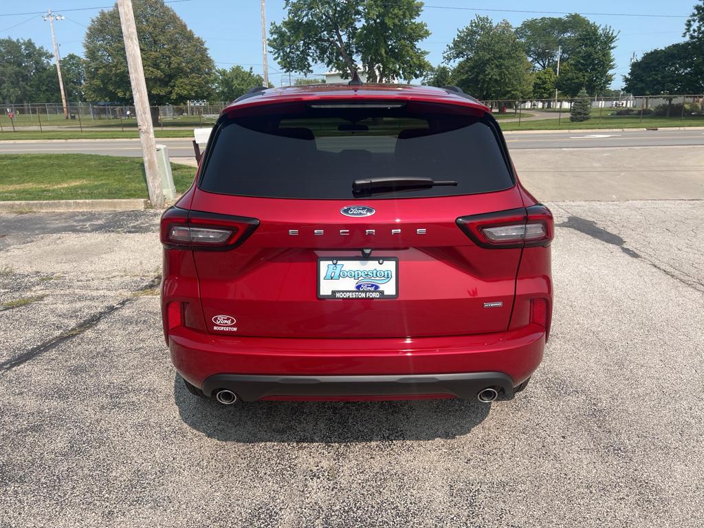 2024 Ford Escape ST-Line photo 4