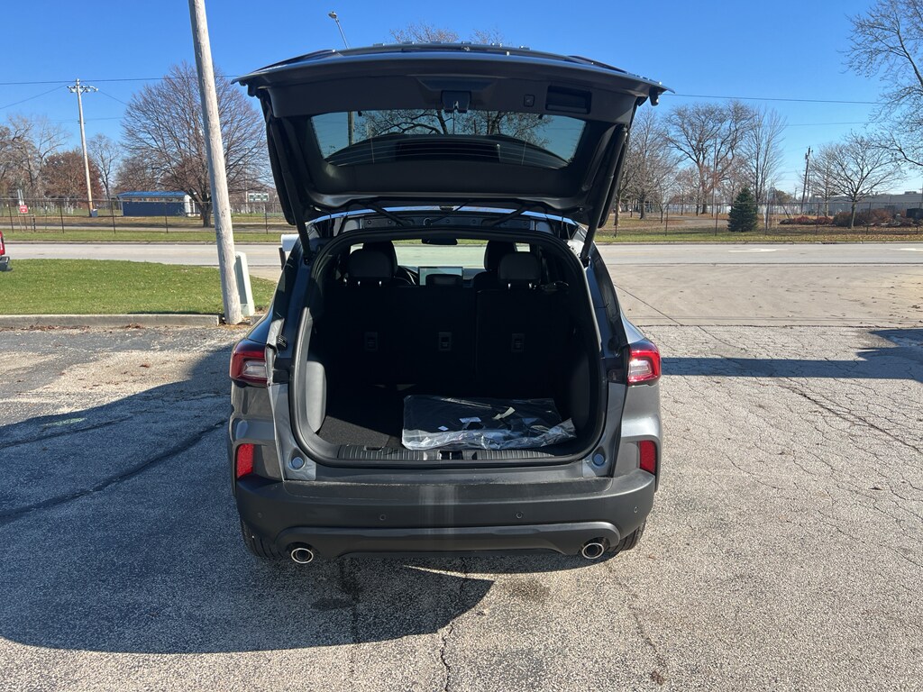 2026 Ford Escape ST-Line photo 2