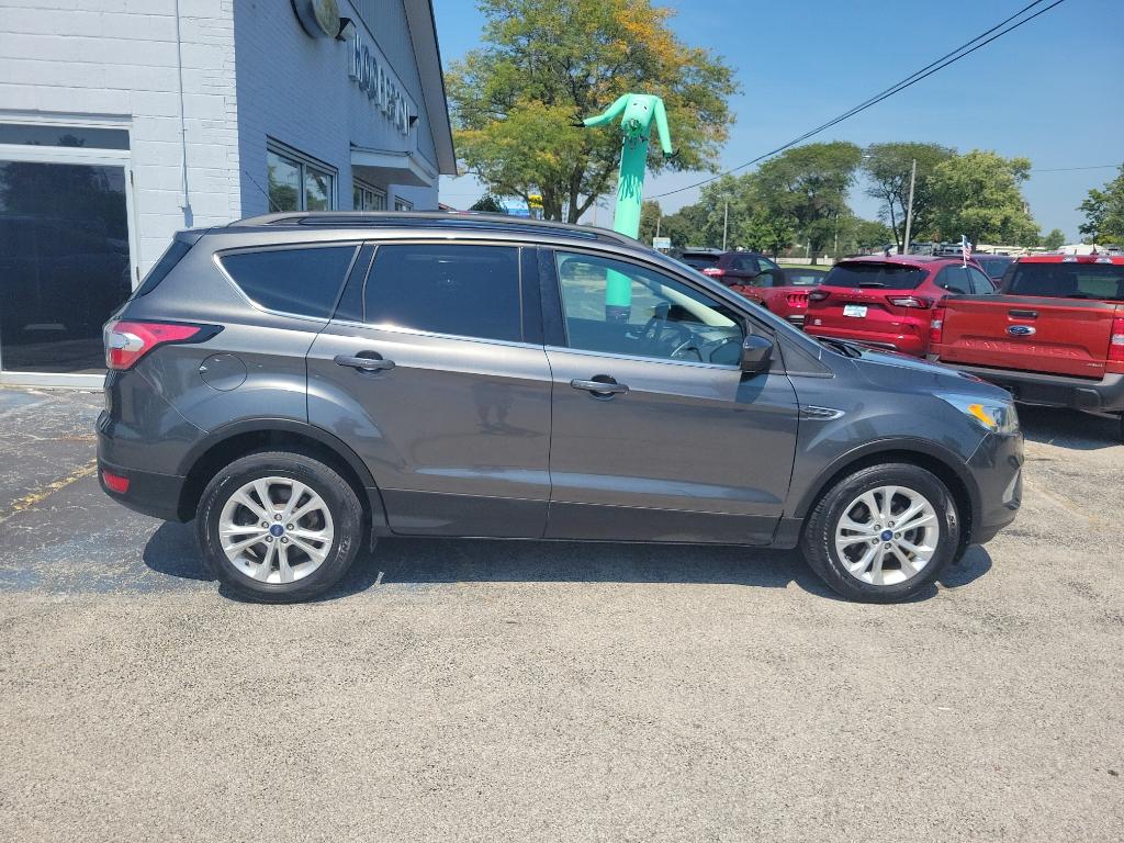 Used 2017 Ford Escape SE with VIN 1FMCU0GD9HUC23342 for sale in Hoopeston, IL