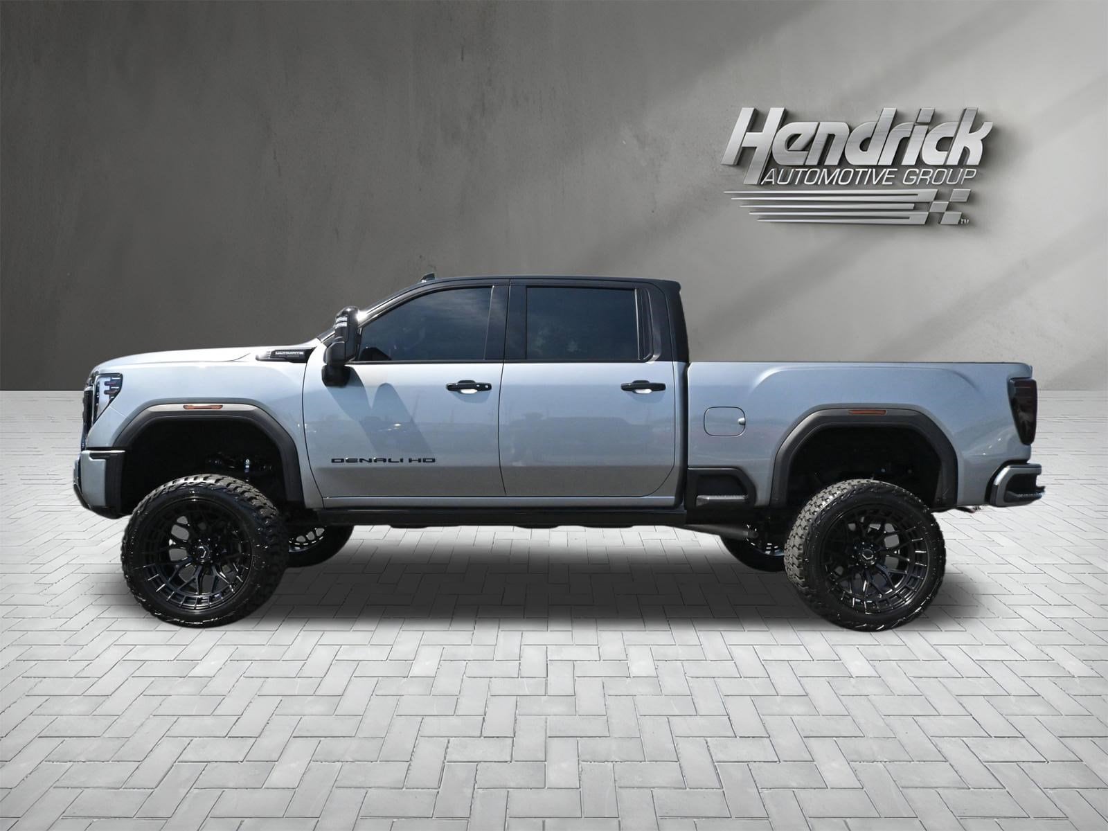 2025 GMC Sierra 2500HD Denali Ultimate photo 3