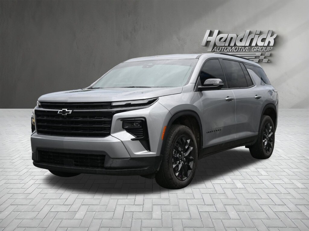 Used 2026 Chevrolet Traverse FWD LT SUV
