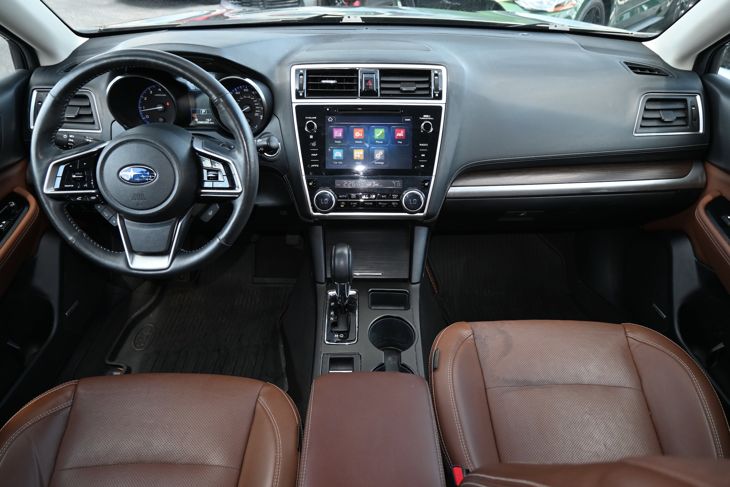 2018 Subaru Outback Touring photo 2