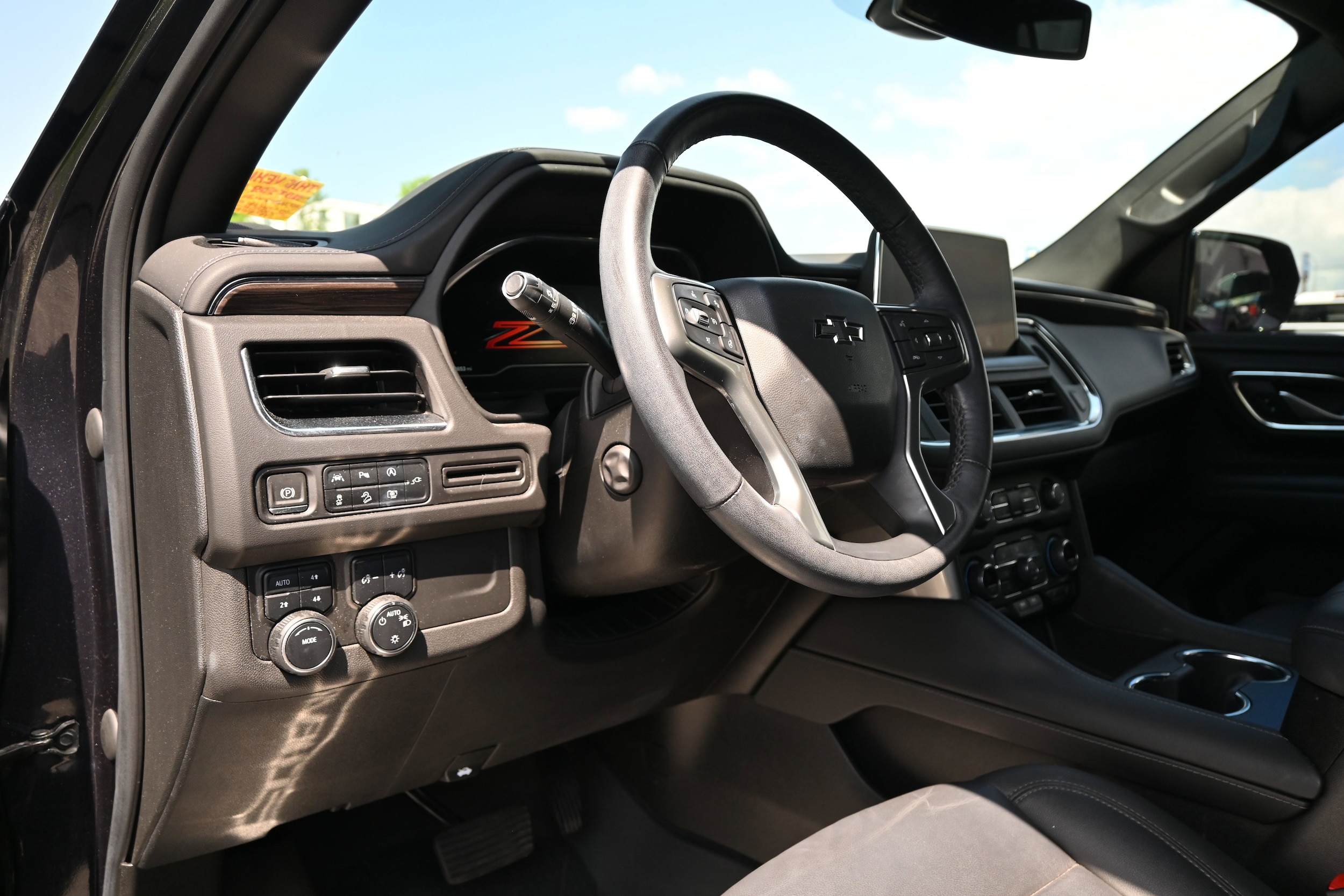 2022 Chevrolet Tahoe Z71 photo 2