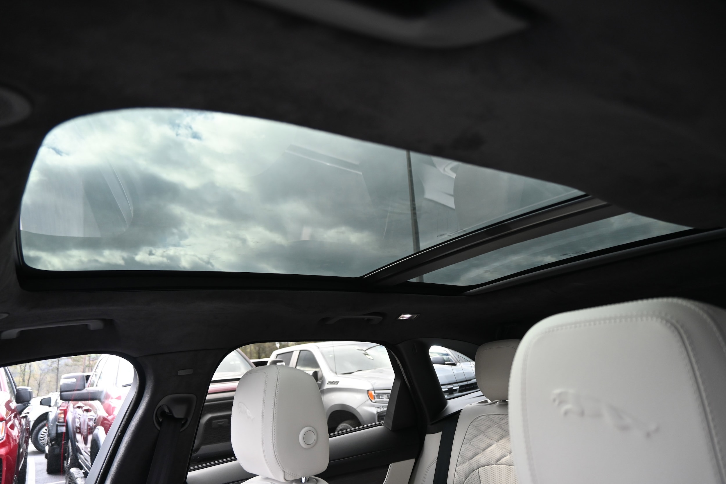 2023 Jaguar F-PACE S photo 3