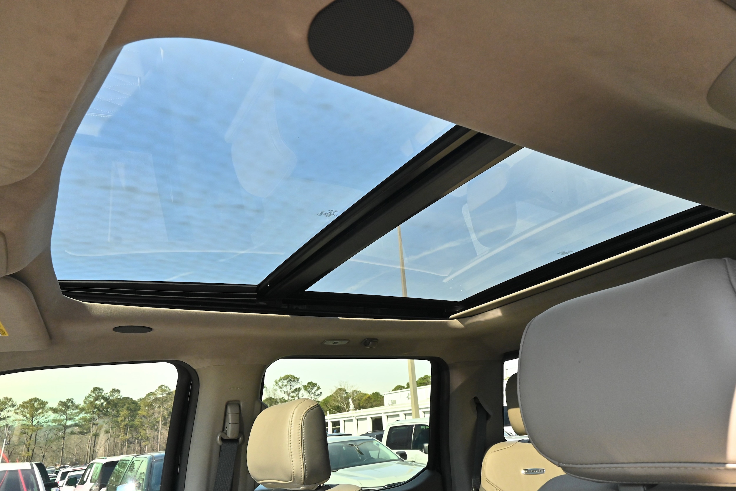 2025 Ford Super Duty F-450 DRW Platinum photo 3