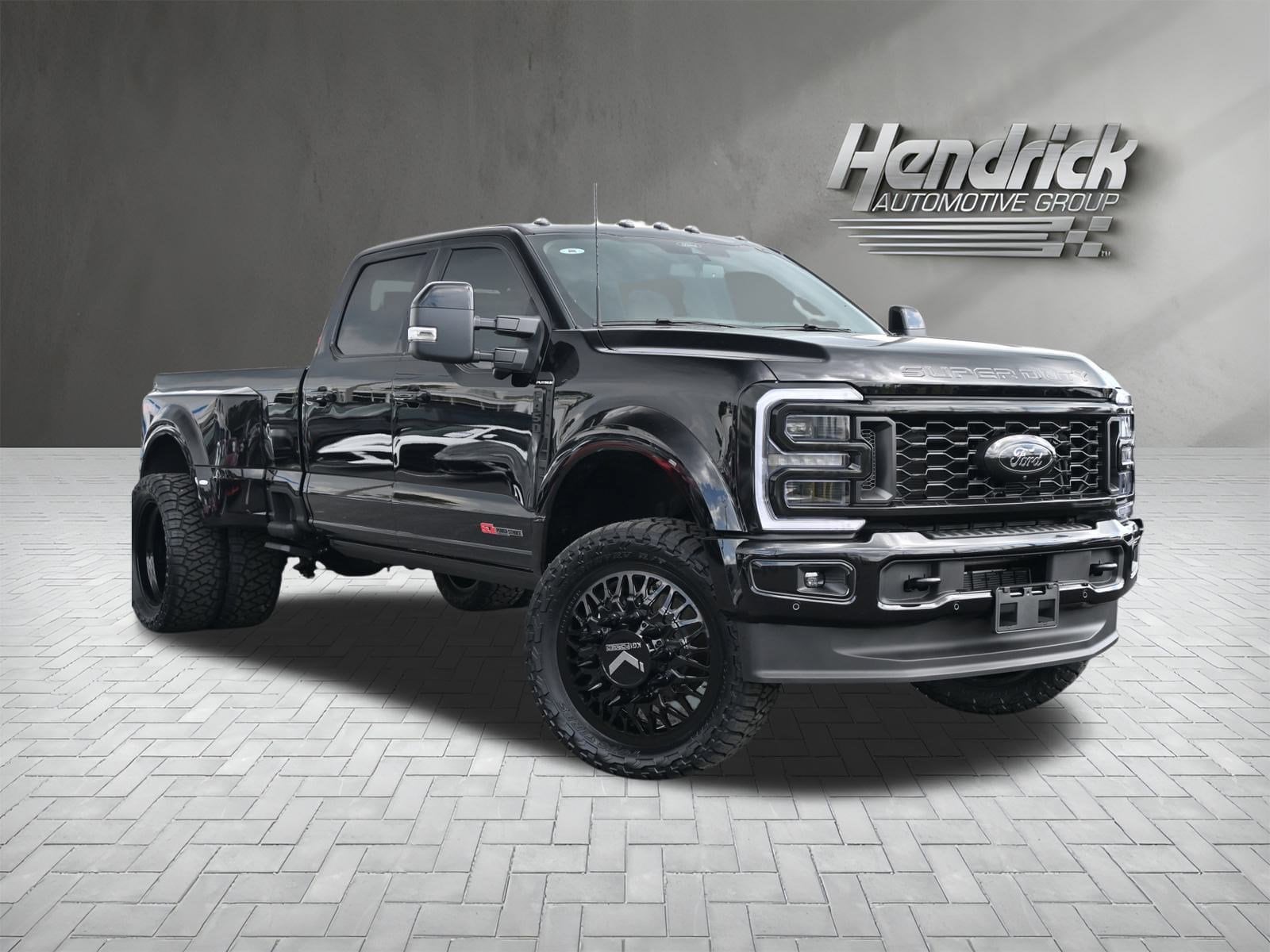 2025 Ford Super Duty F-450 DRW Platinum