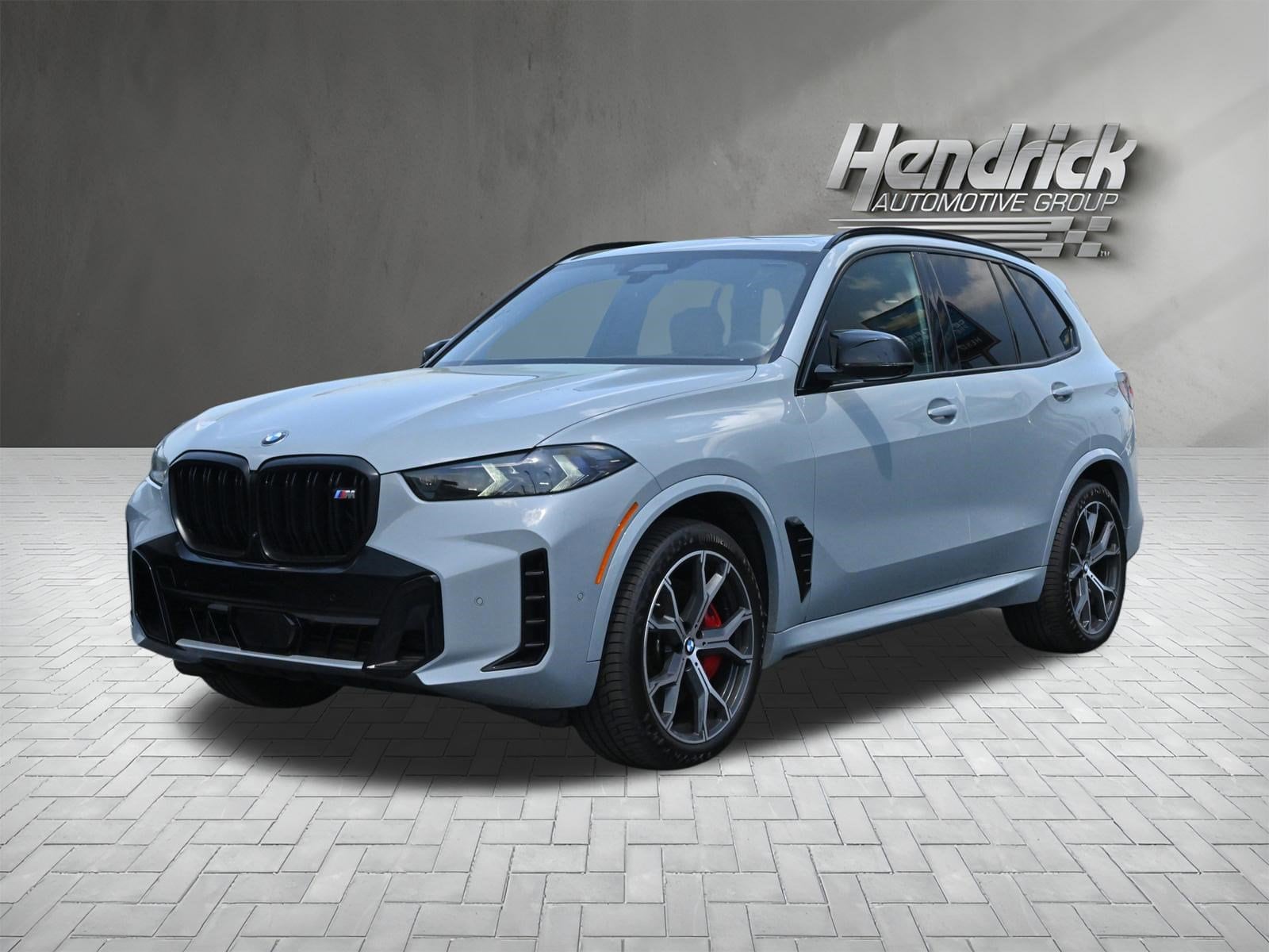 2025 BMW X5 M60i photo 4