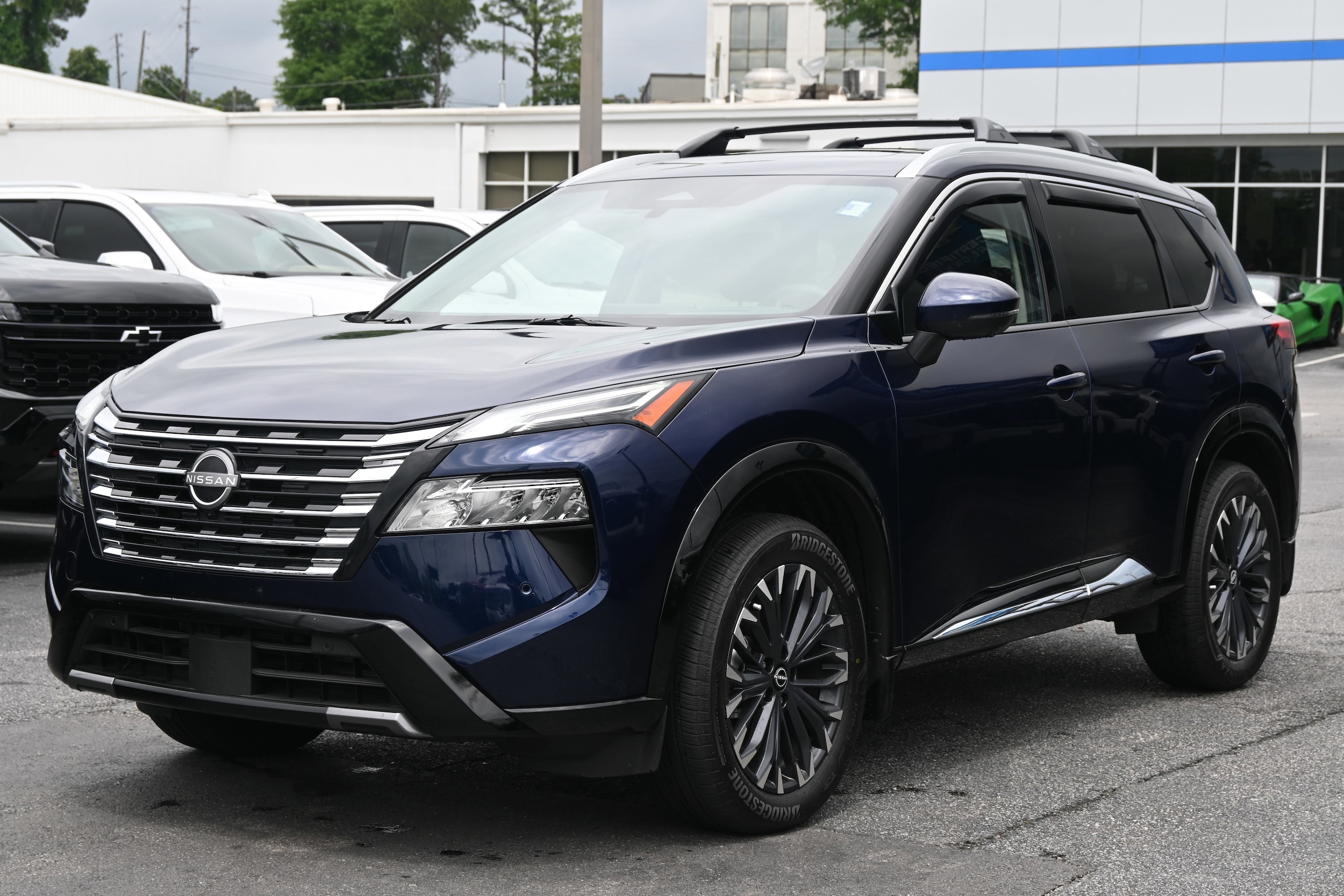 2025 Nissan Rogue Platinum photo 4