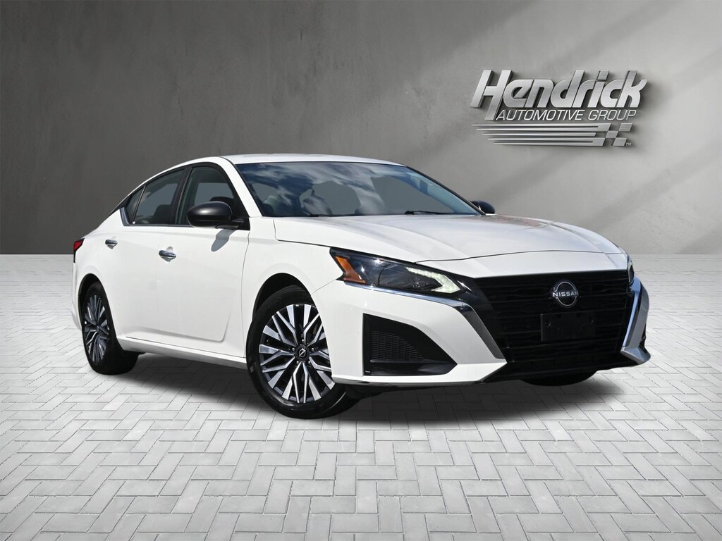 Used 2025 Nissan Altima SV Sedan