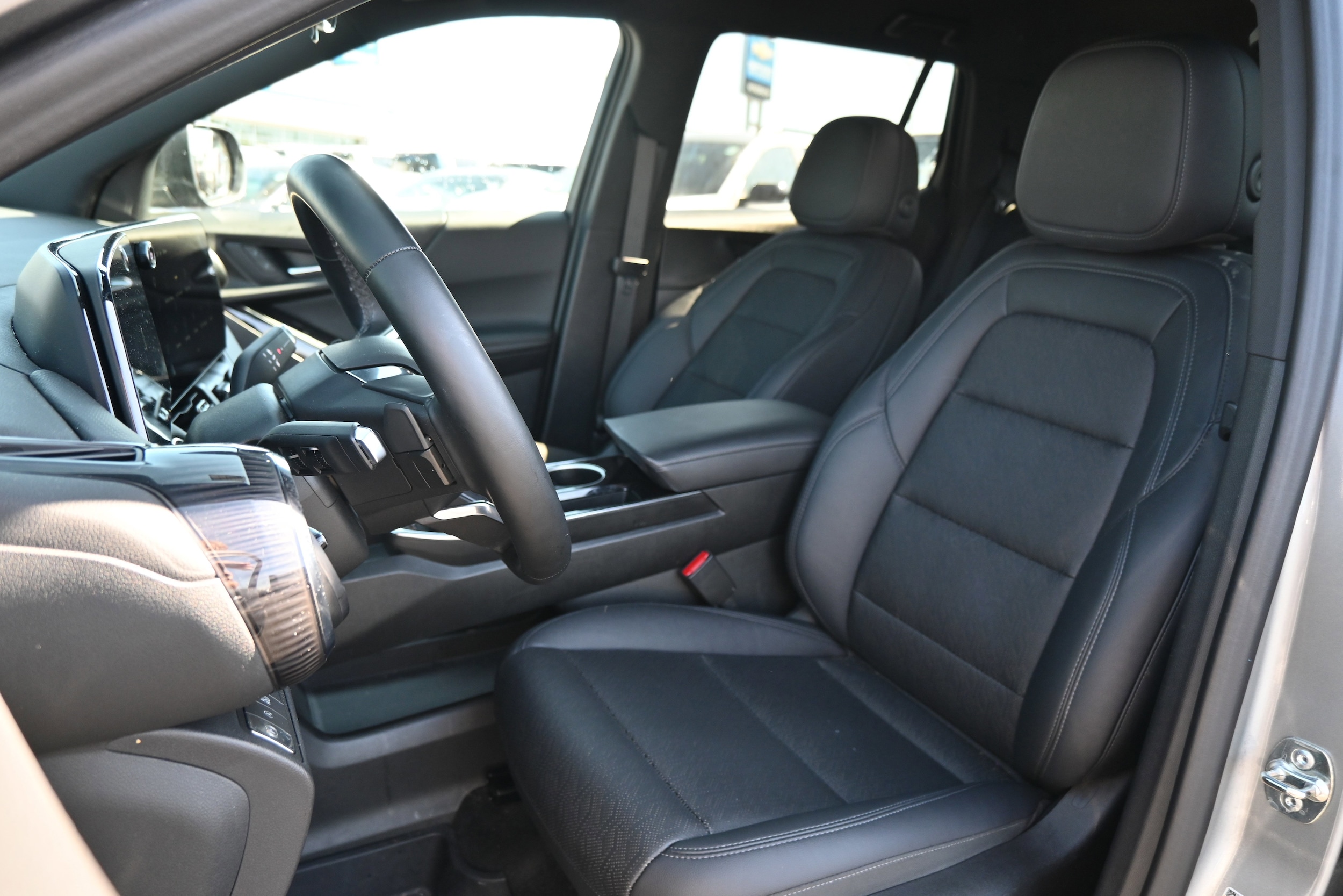 2026 Chevrolet Equinox FWD LT photo 6