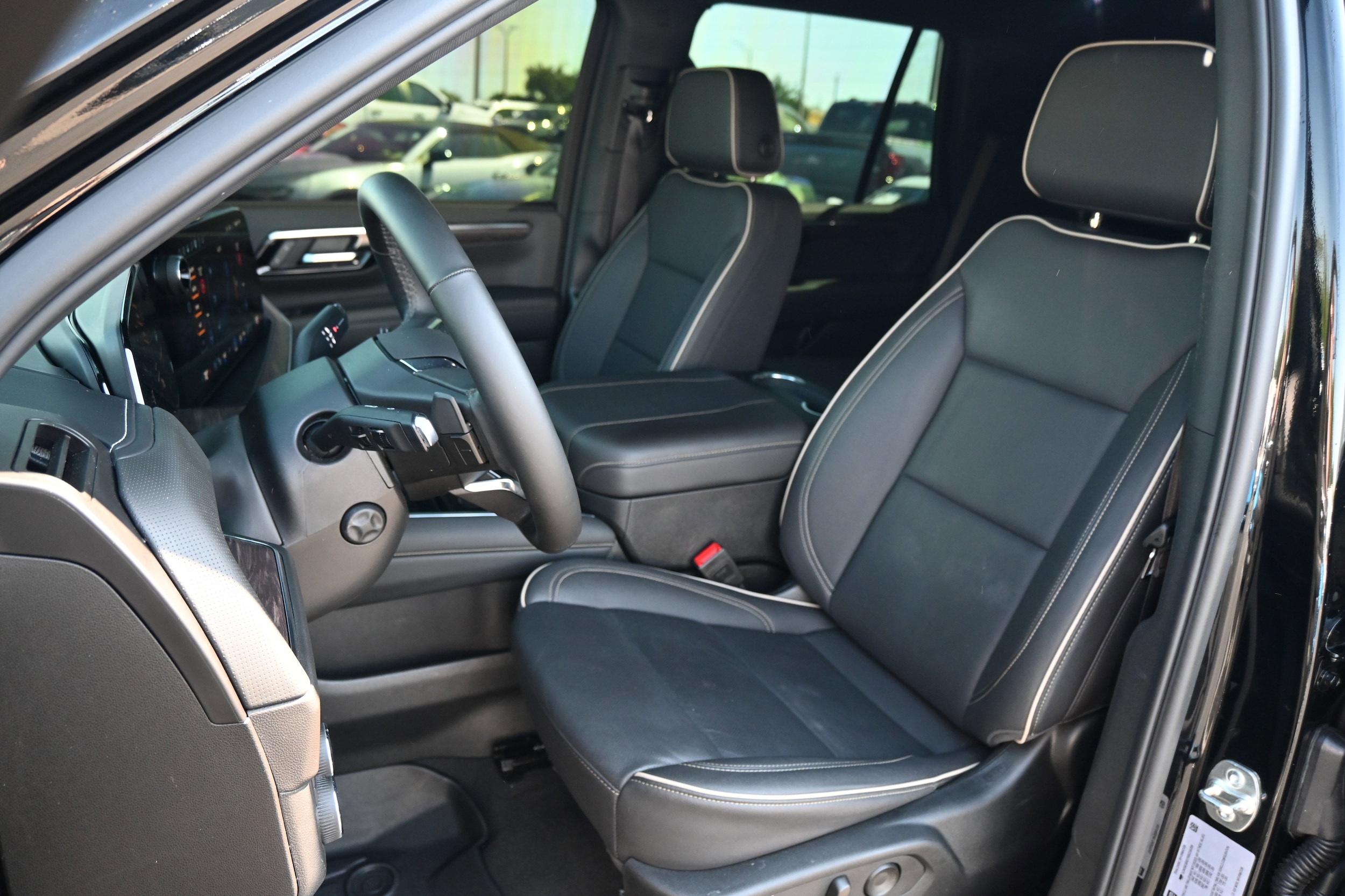 2025 Chevrolet Tahoe Premier photo 5