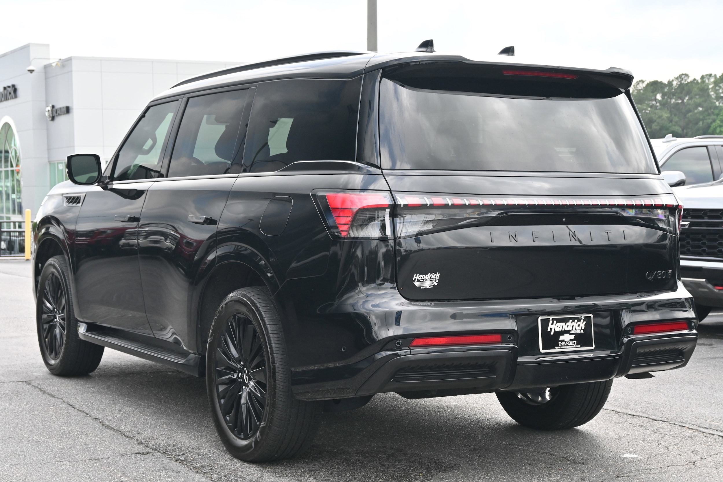 2025 INFINITI QX80 SENSORY photo 6