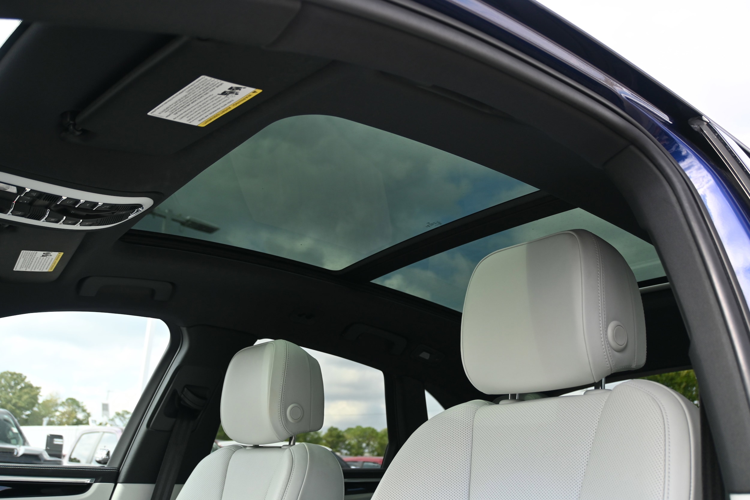 2024 Porsche Macan photo 3