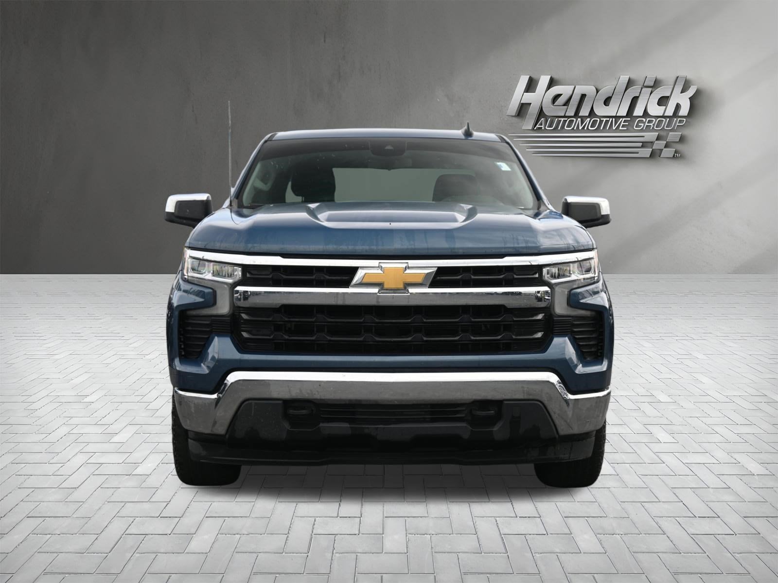 2024 Chevrolet Silverado 1500 LT photo 2