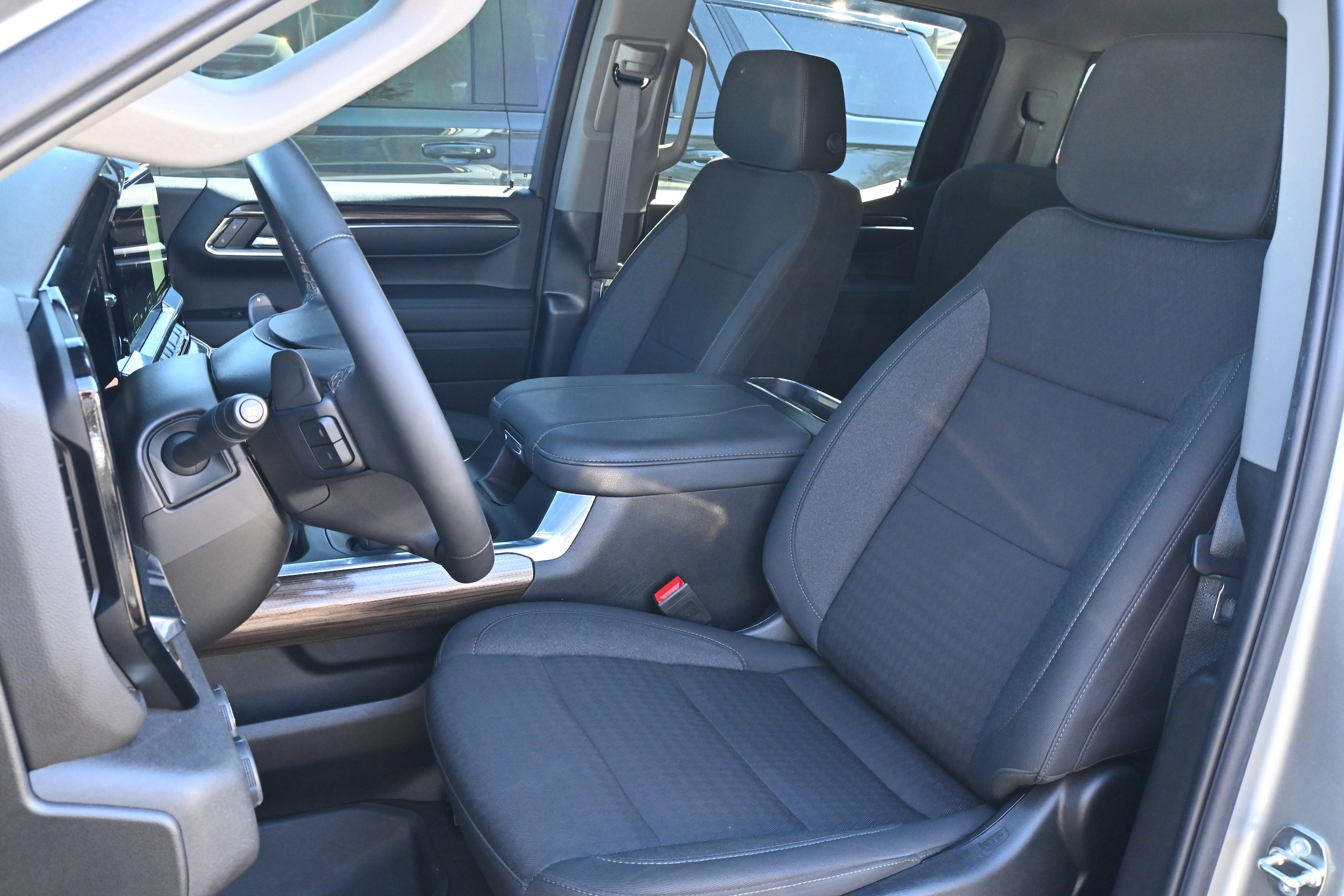 2024 Chevrolet Silverado 1500 RST photo 5