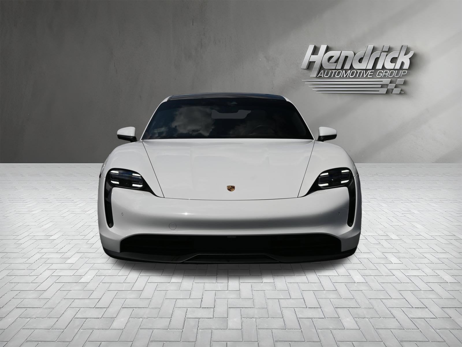 2022 Porsche Taycan photo 4