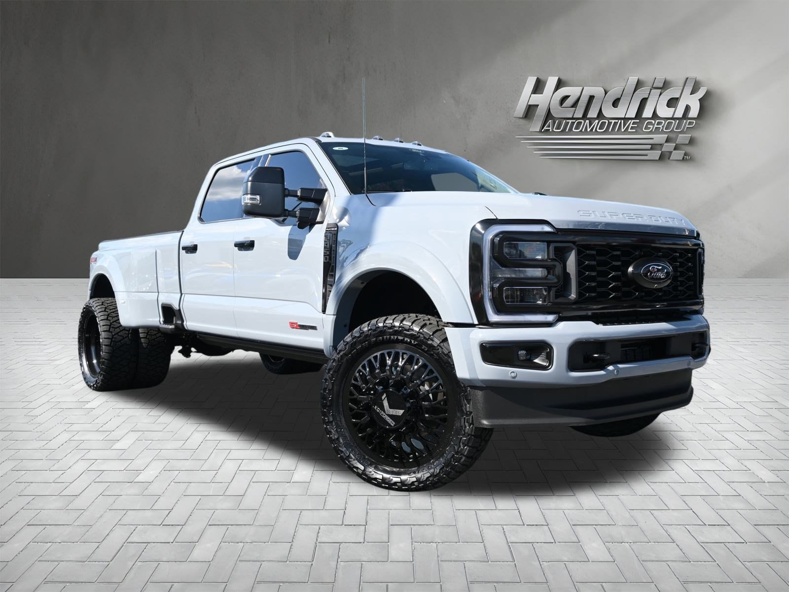 2025 Ford Super Duty F-450 DRW Platinum