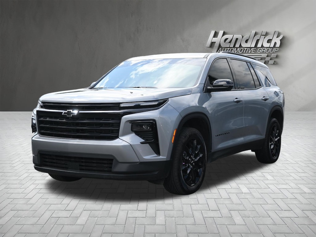 Used 2026 Chevrolet Traverse FWD LT SUV