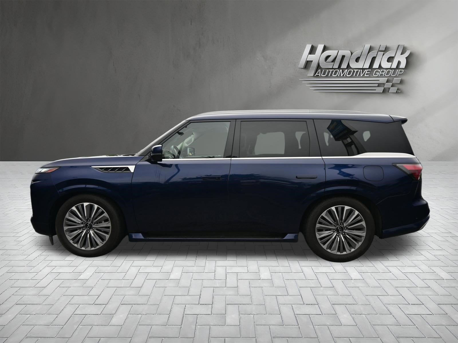 INFINITI QX80 LUXE
