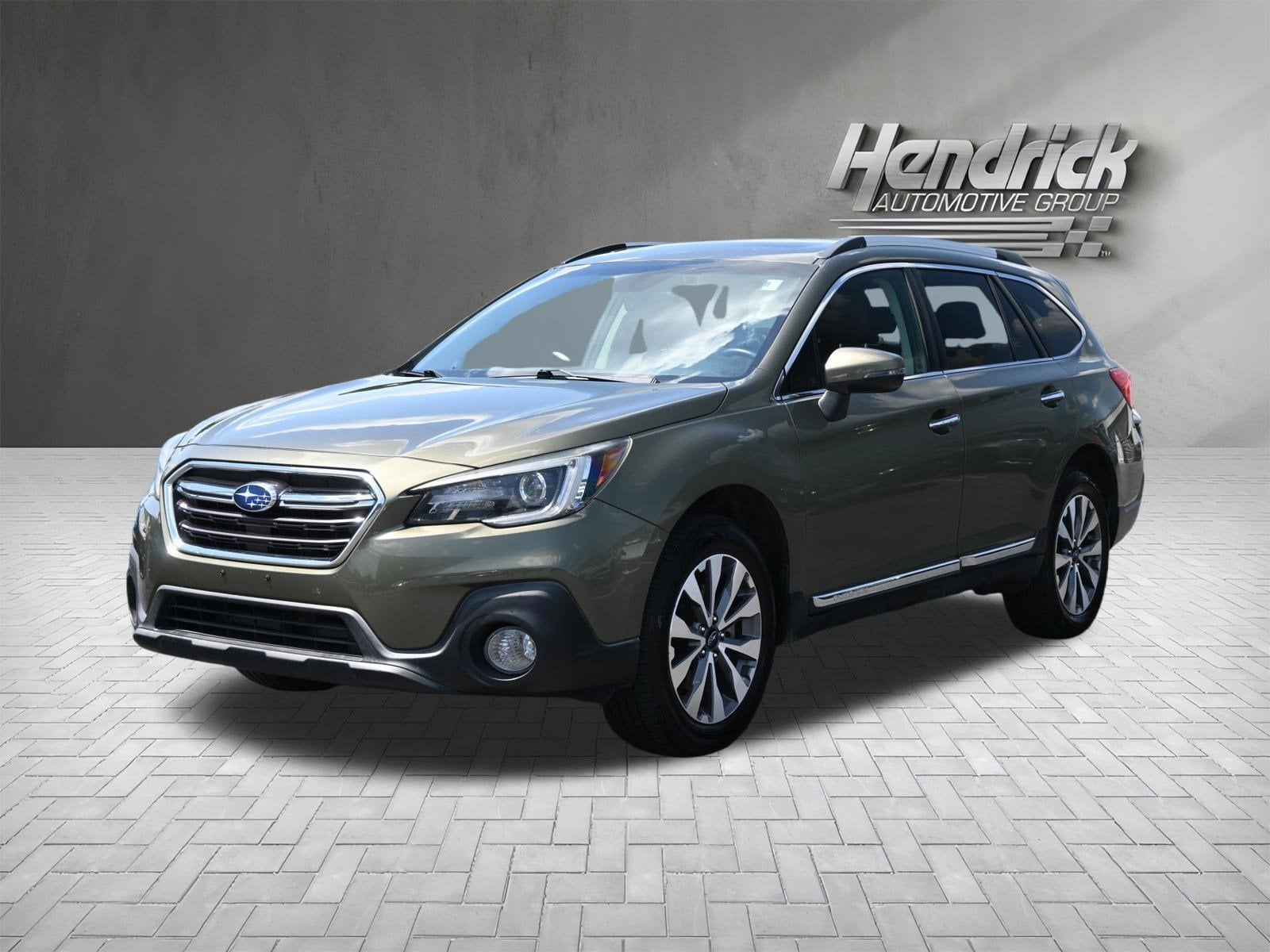 2018 Subaru Outback Touring photo 3