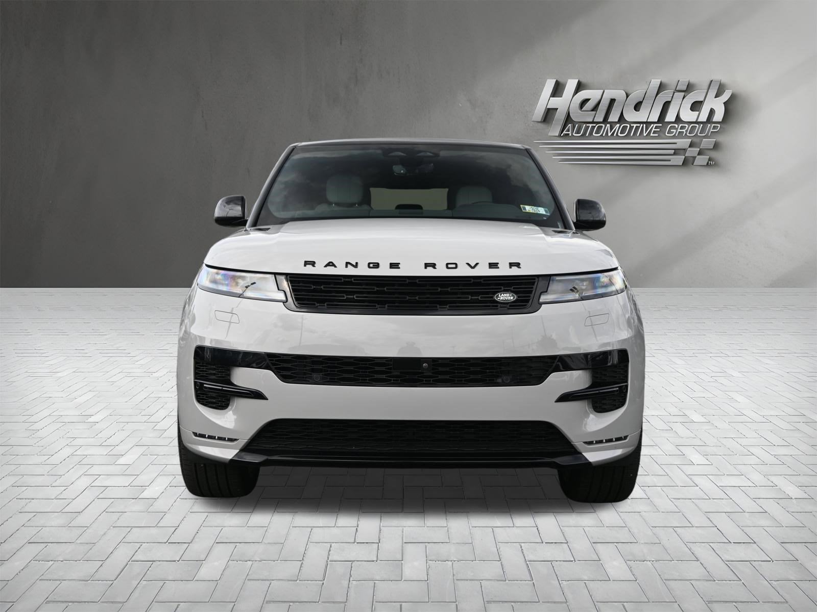 2025 Land Rover Range Rover Sport Dynamic SE photo 4