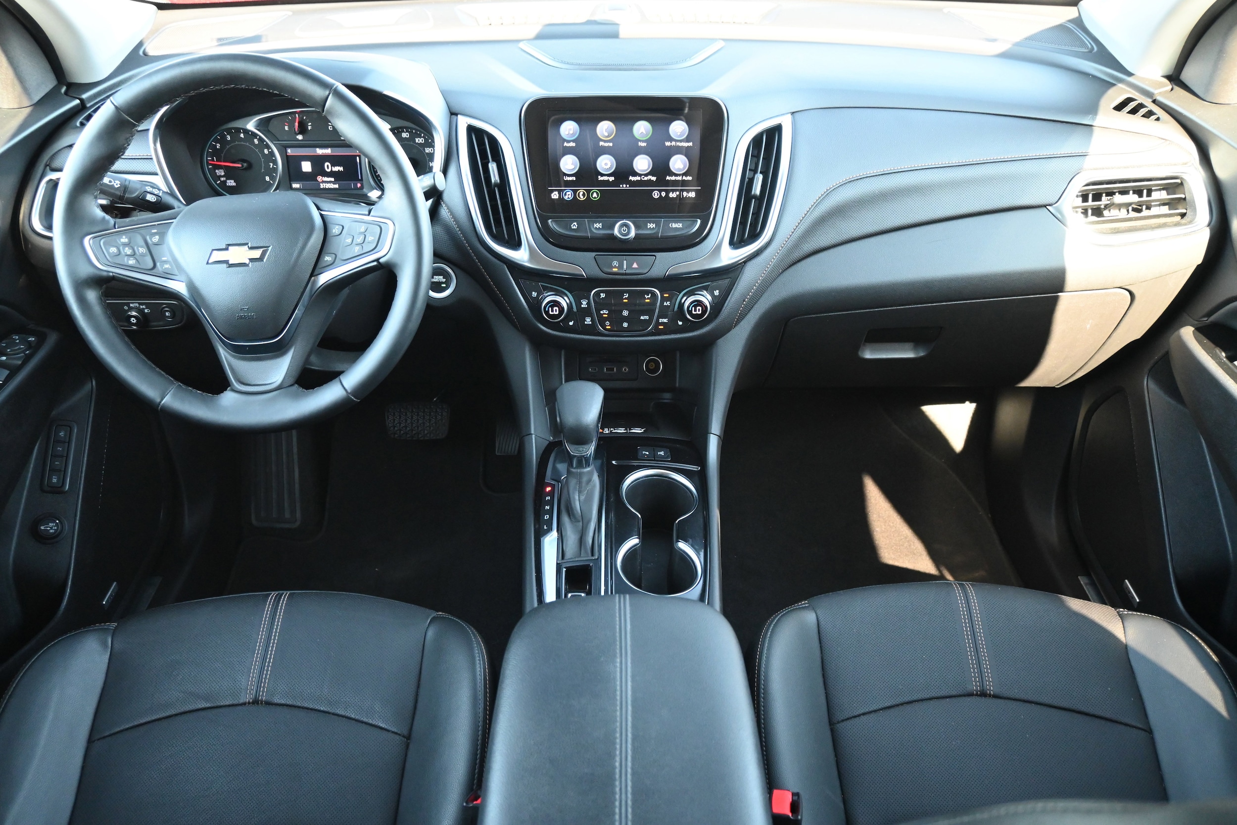 2024 Chevrolet Equinox Premier photo 2