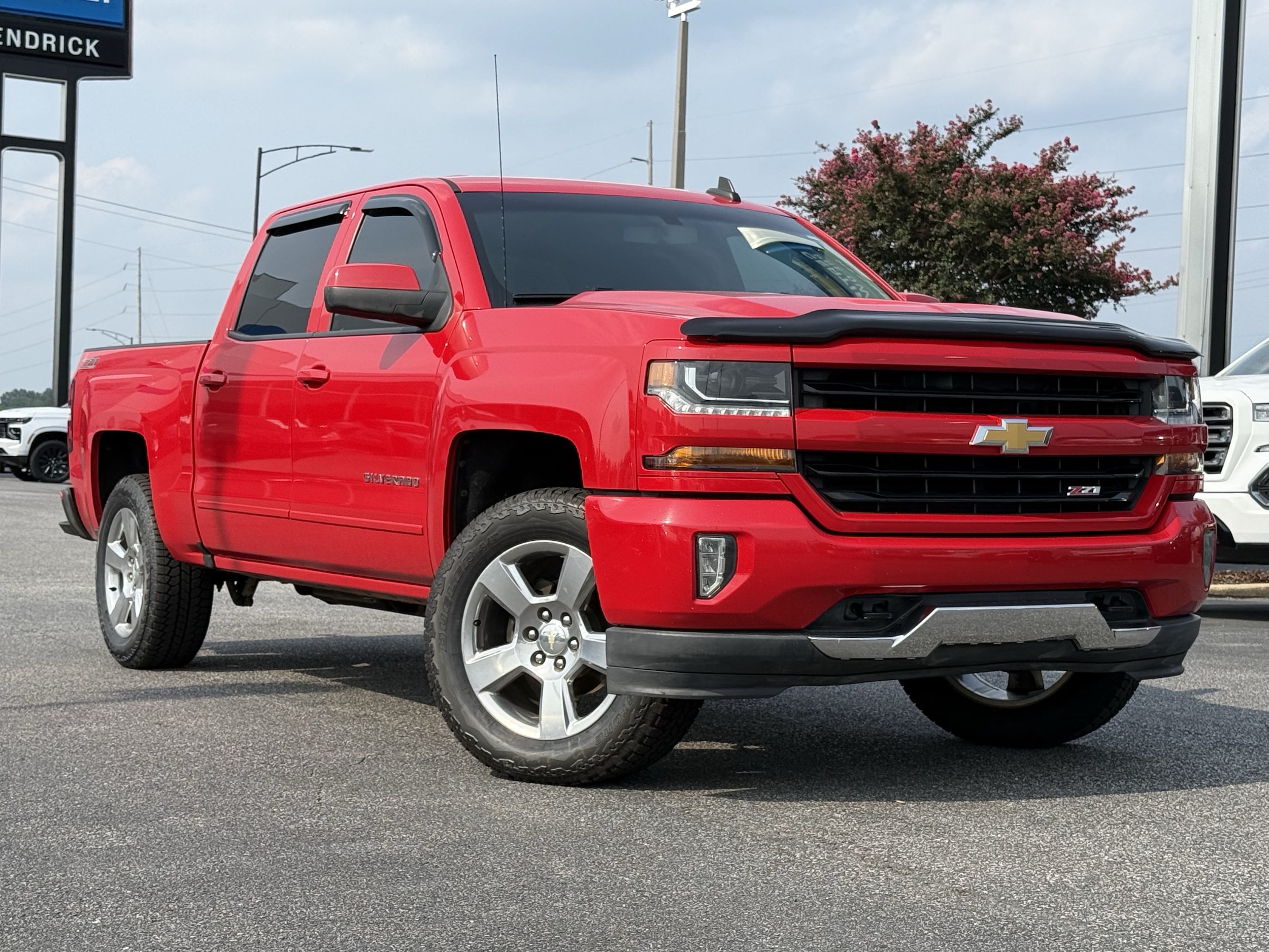 Used 2017 Chevrolet Silverado 1500 LT Z71 with VIN 3GCUKREC5HG518678 for sale in Kansas City