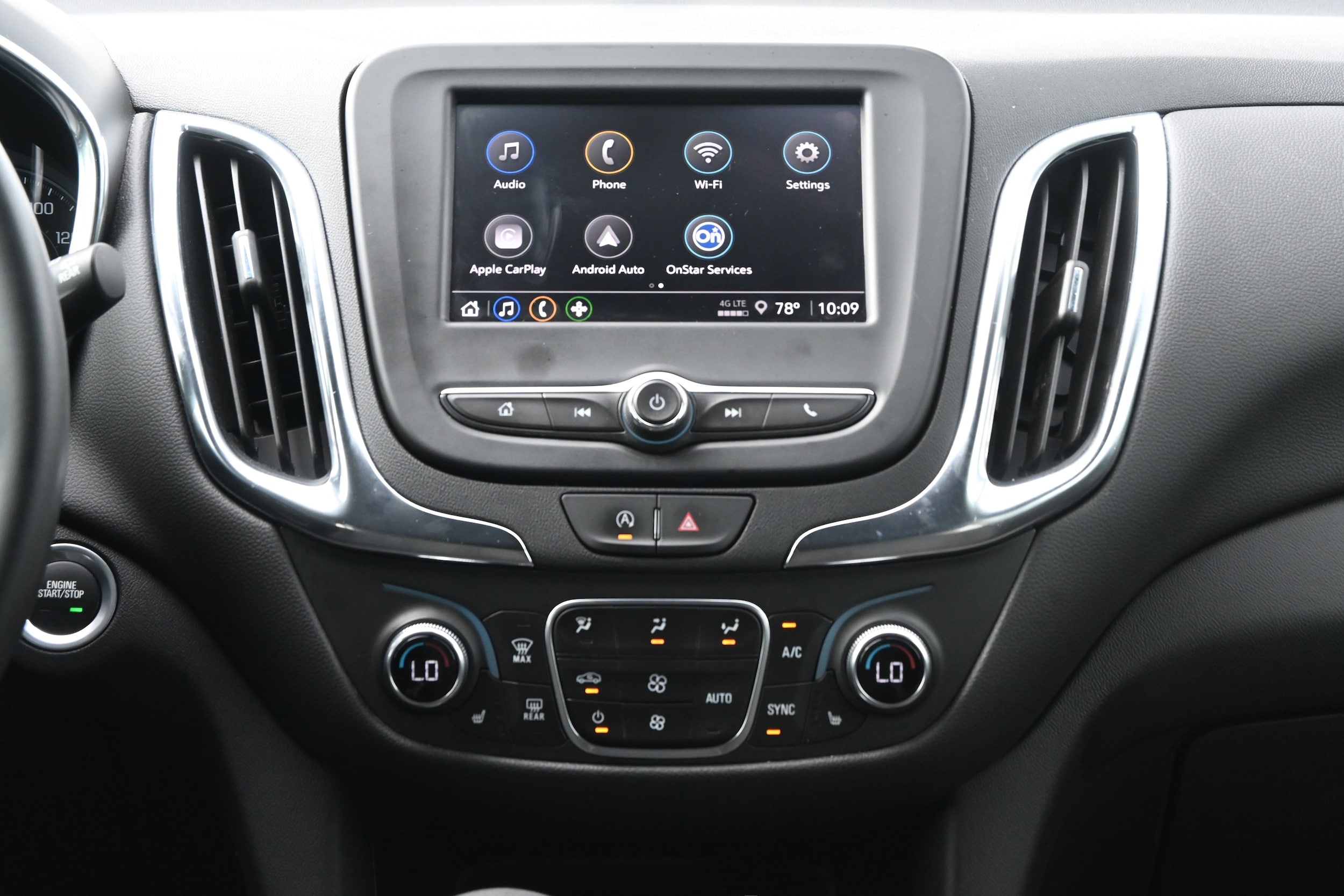 2024 Chevrolet Equinox LT photo 4