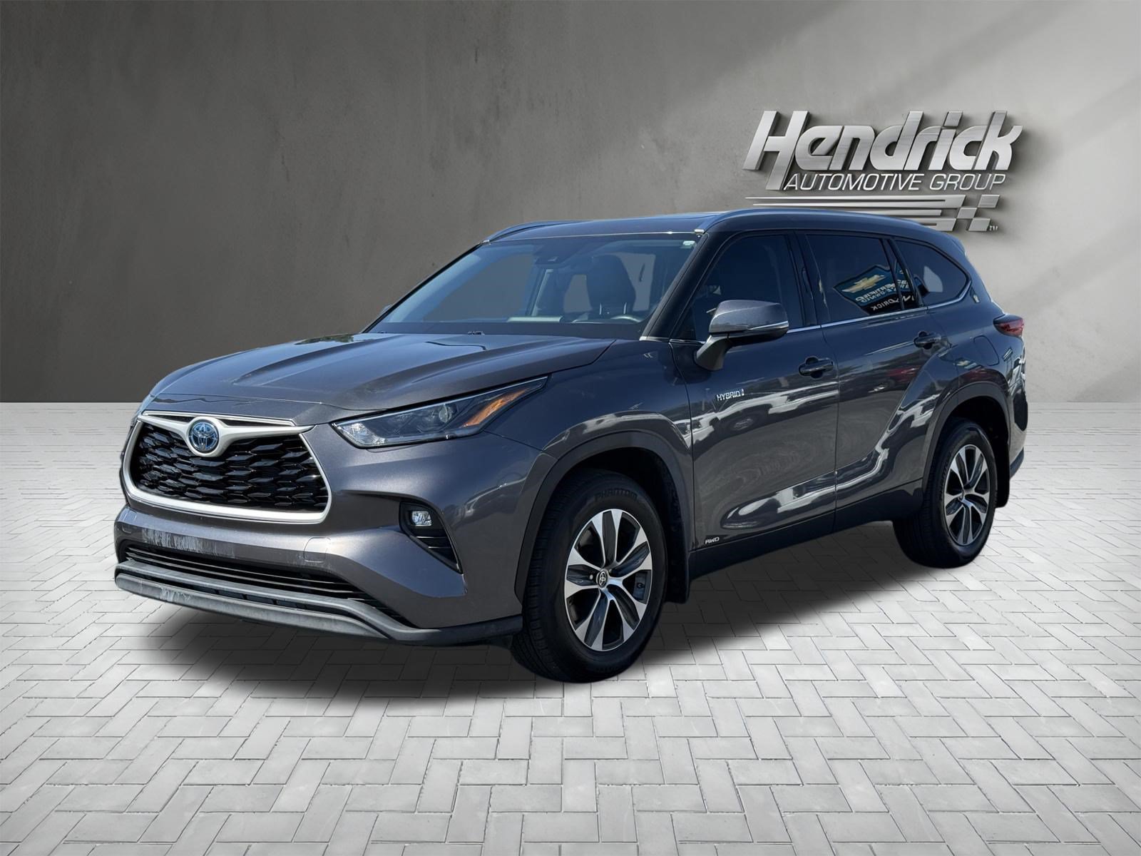 Used 2021 Toyota Highlander Hybrid XLE SUV