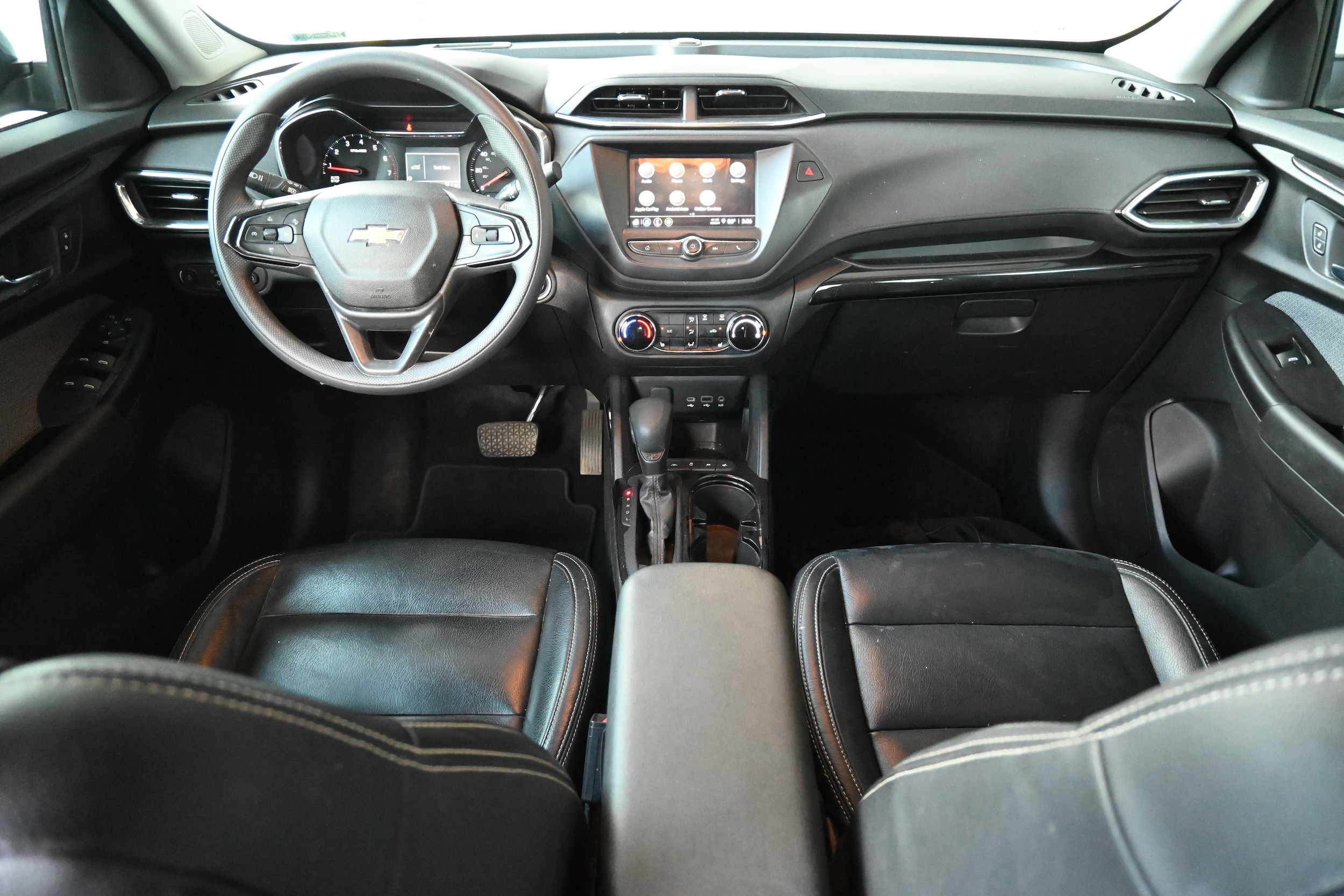 2022 Chevrolet Trailblazer LT photo 2