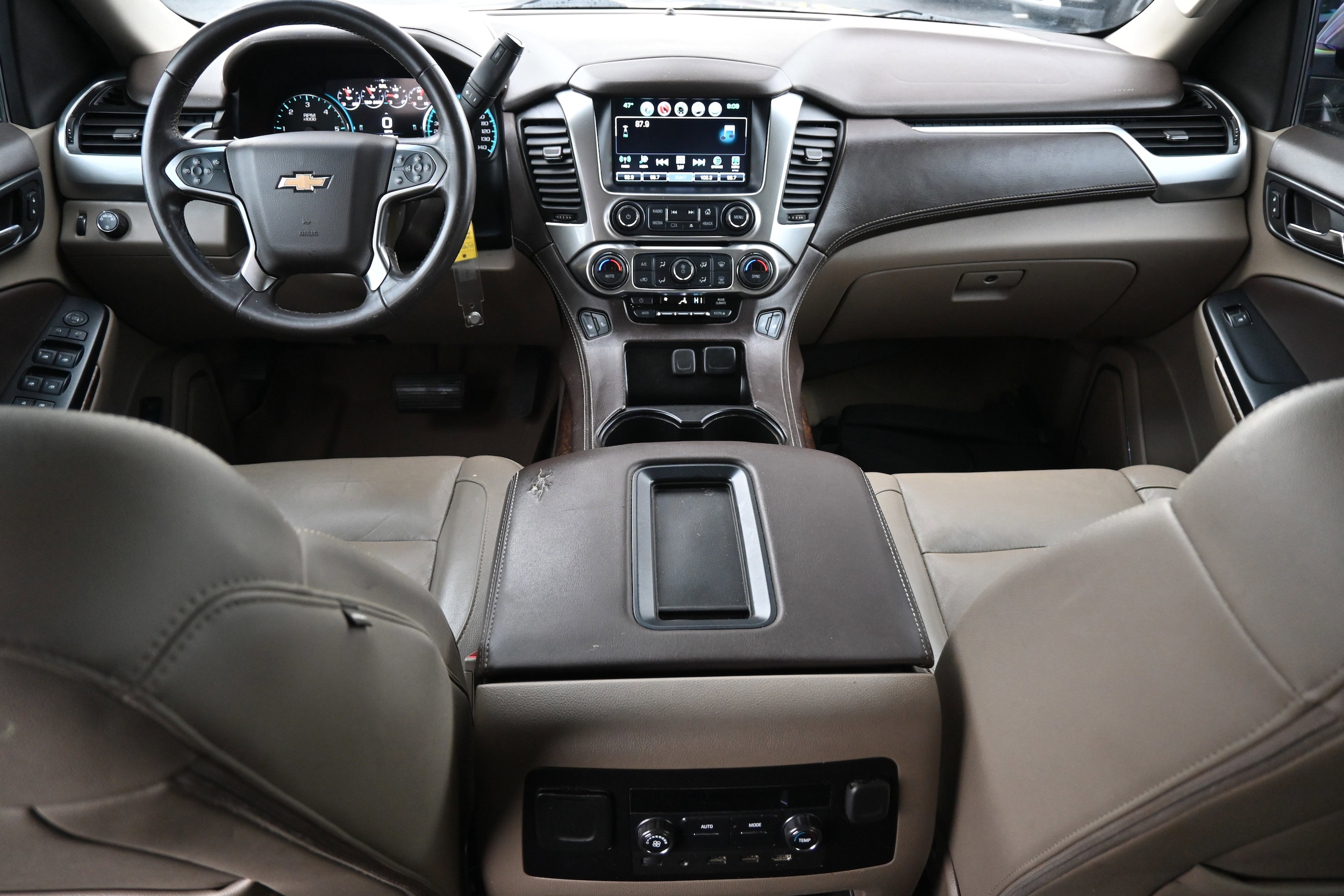 2017 Chevrolet Tahoe LT photo 2