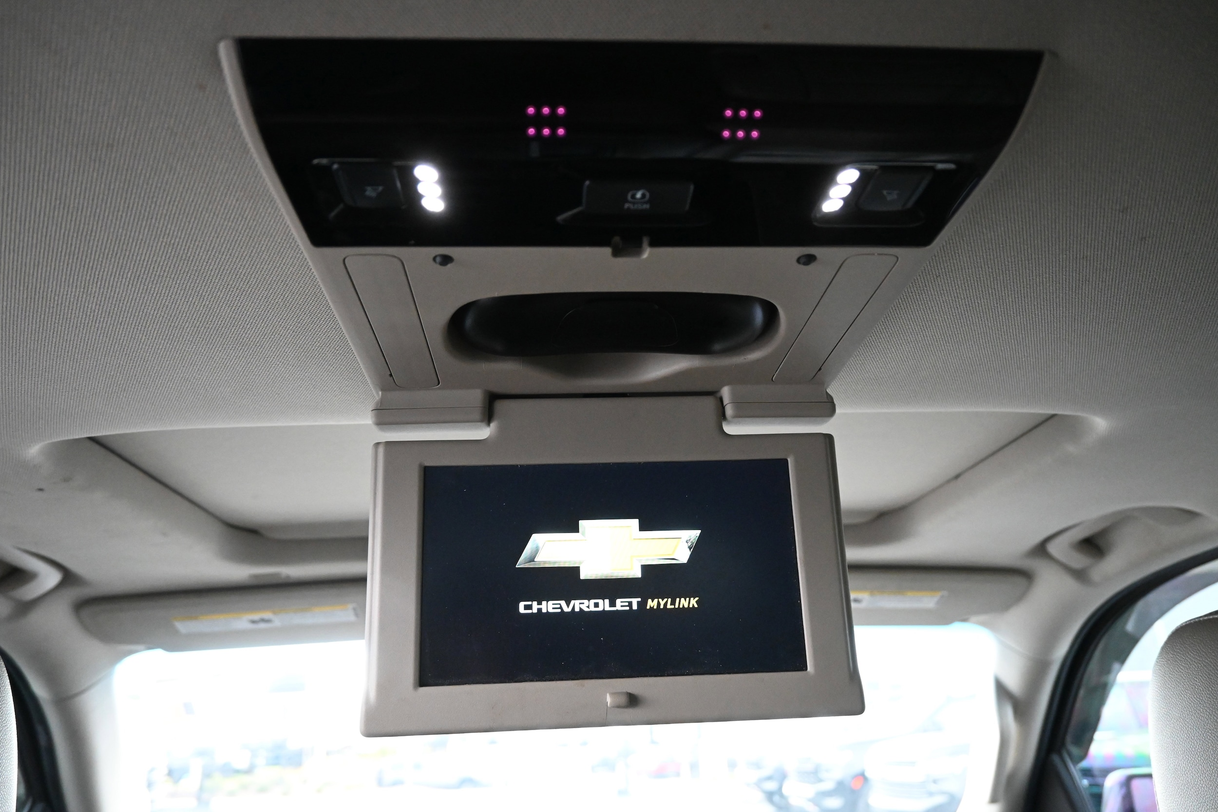 2017 Chevrolet Tahoe LT photo 4