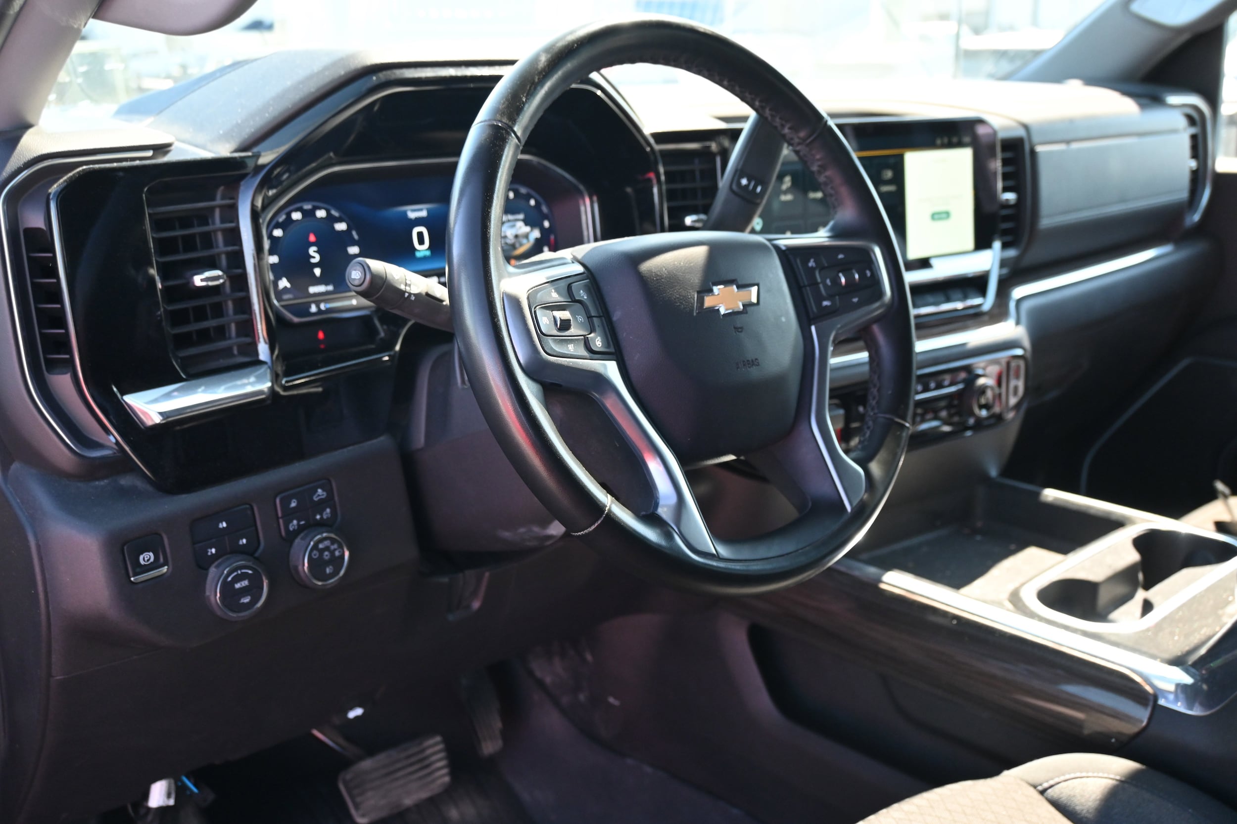 2024 Chevrolet Silverado 2500HD LT photo 2