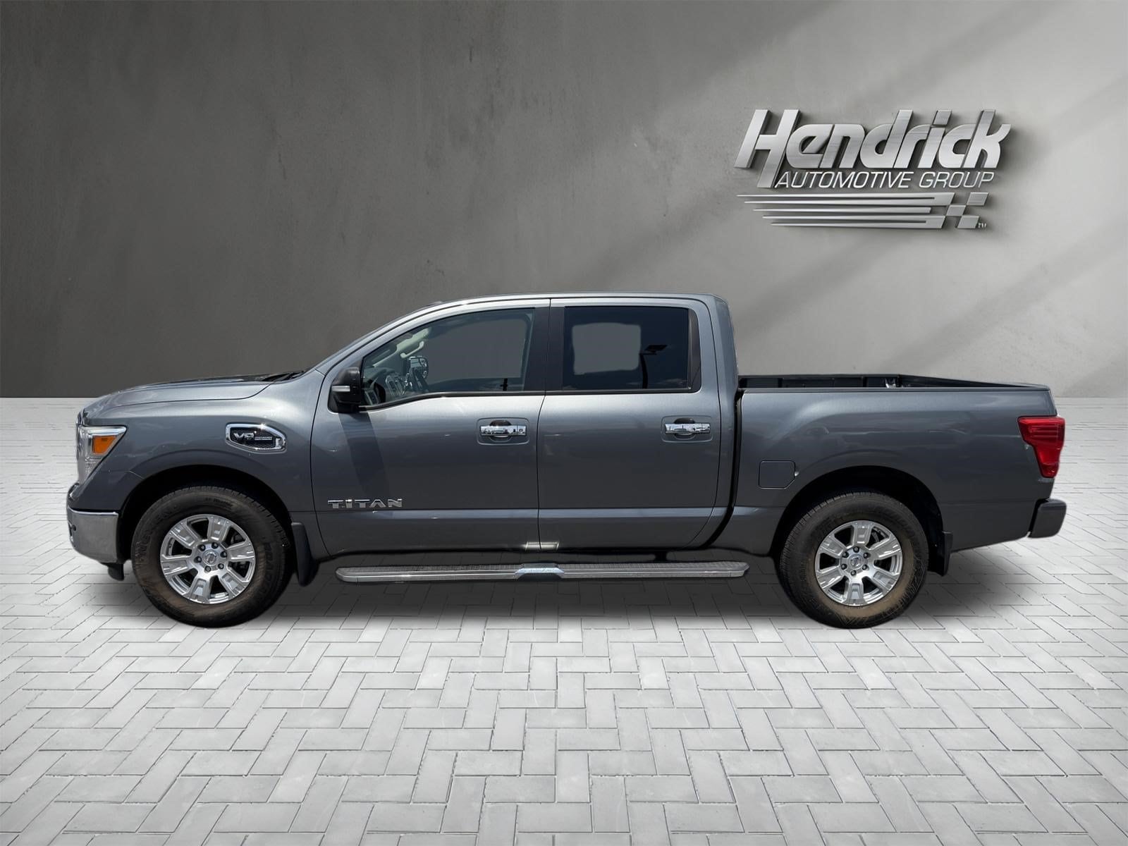 Nissan Titan SV